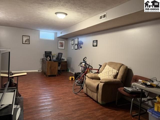 302 E 37th Avenue Hutchinson KS 67502