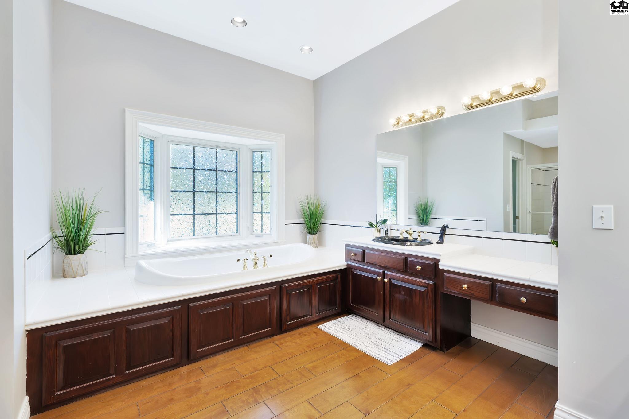 4603 Spyglass Drive Hutchinson KS 67502