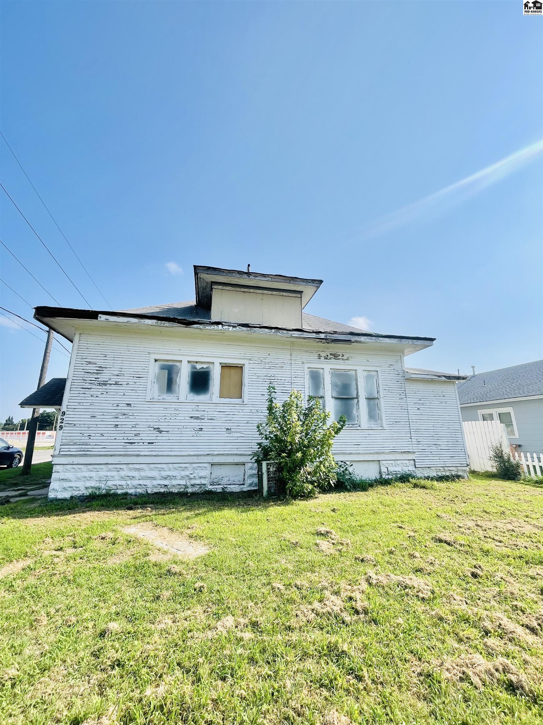 929 E 5th Avenue Hutchinson KS 67501