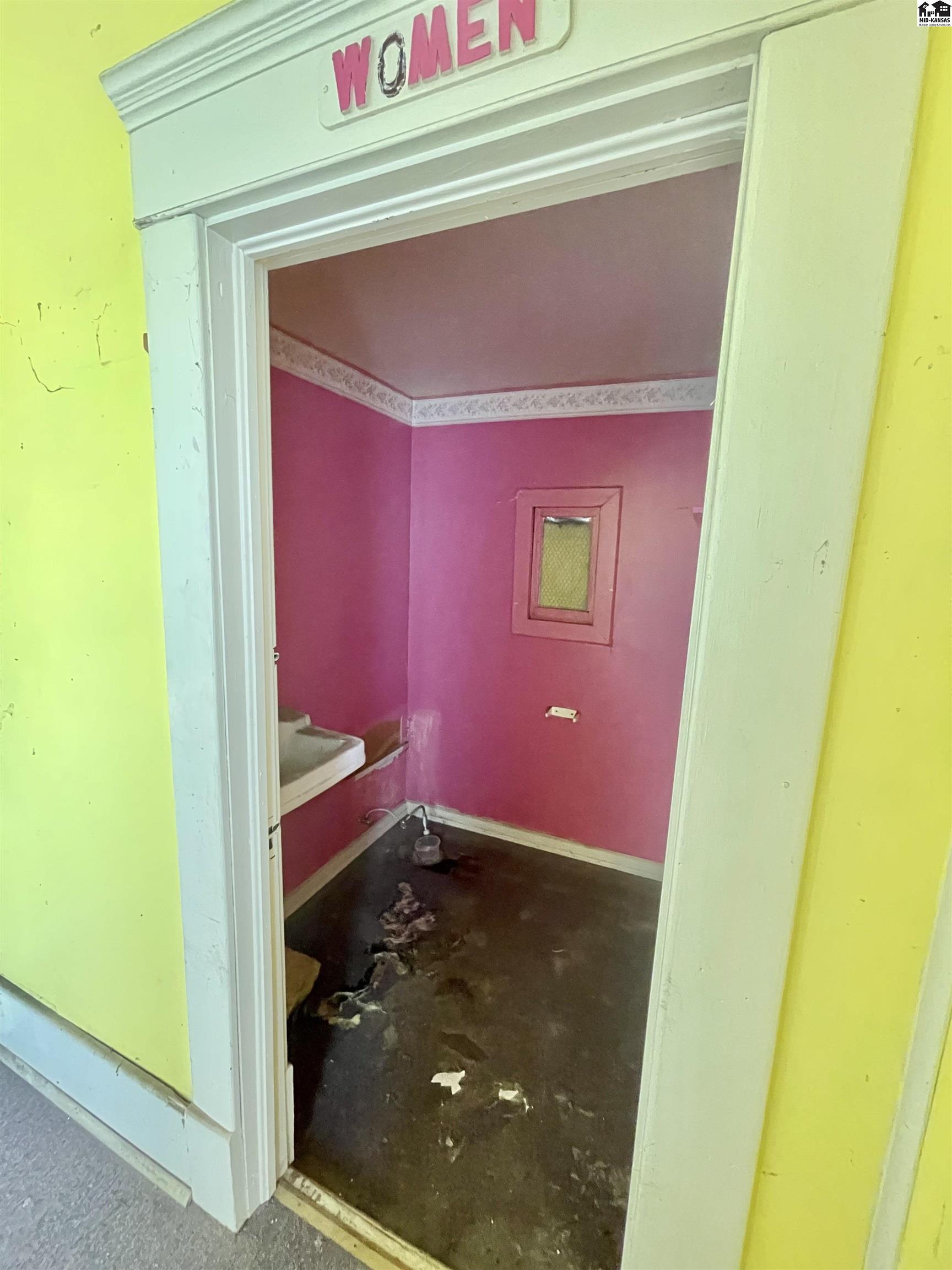 929 E 5th Avenue Hutchinson KS 67501