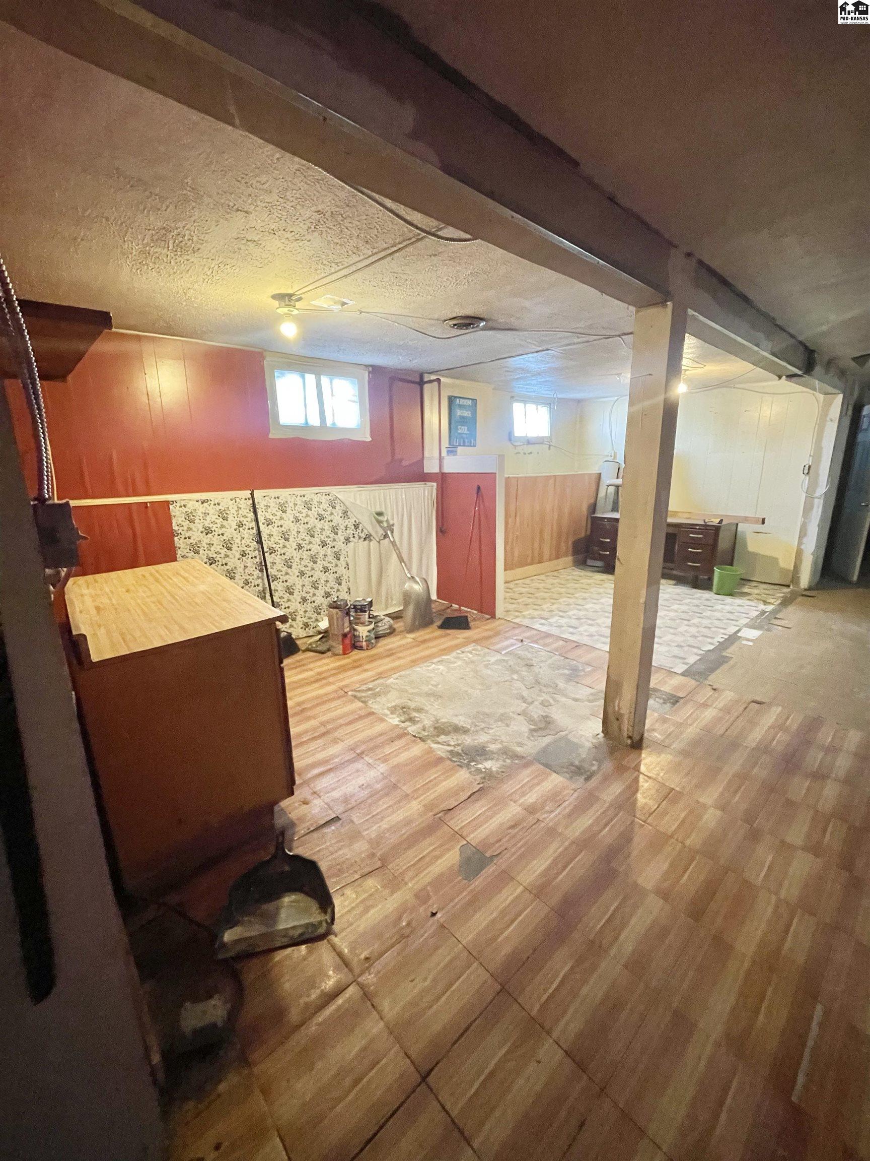 929 E 5th Avenue Hutchinson KS 67501