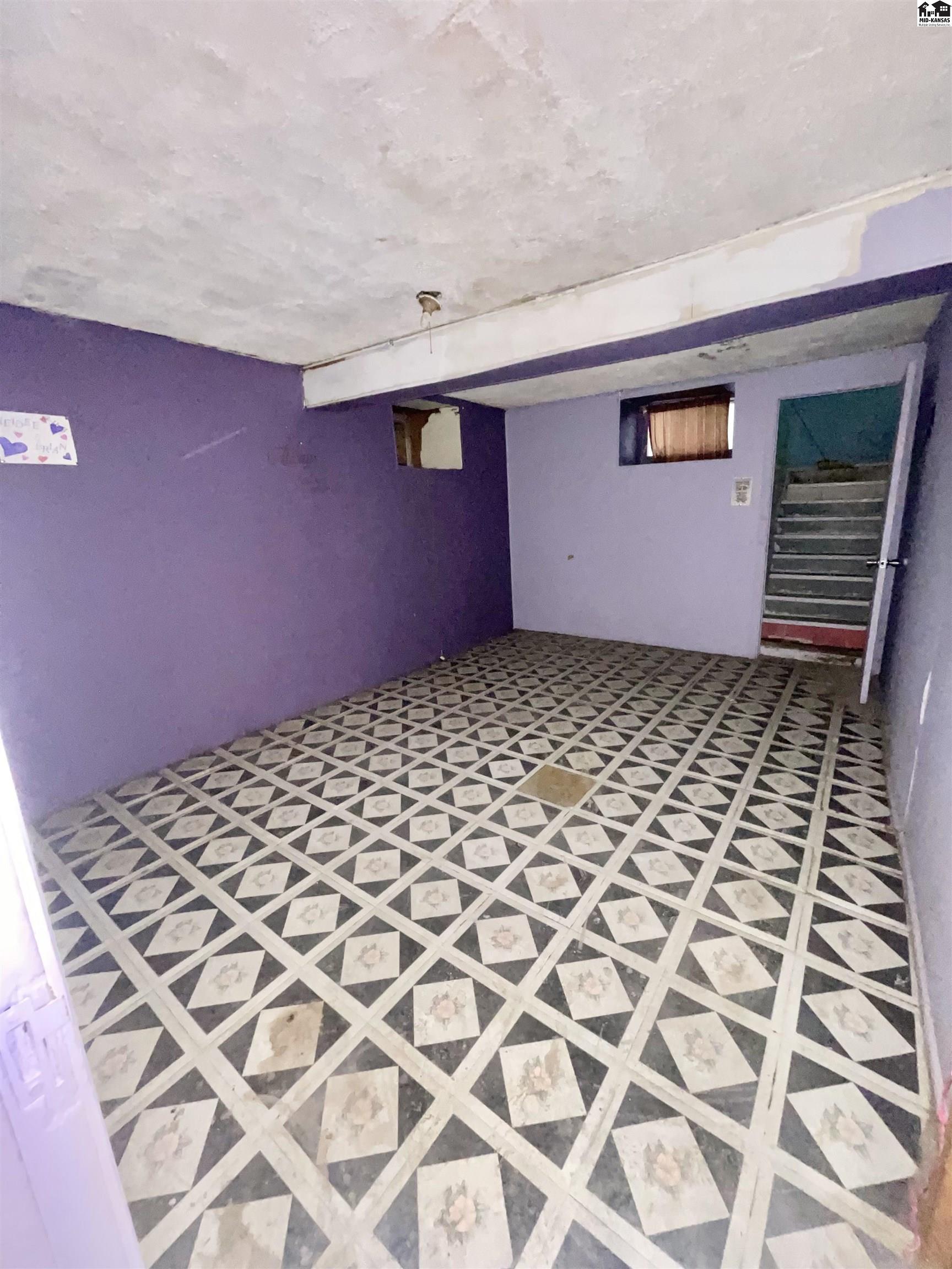 929 E 5th Avenue Hutchinson KS 67501