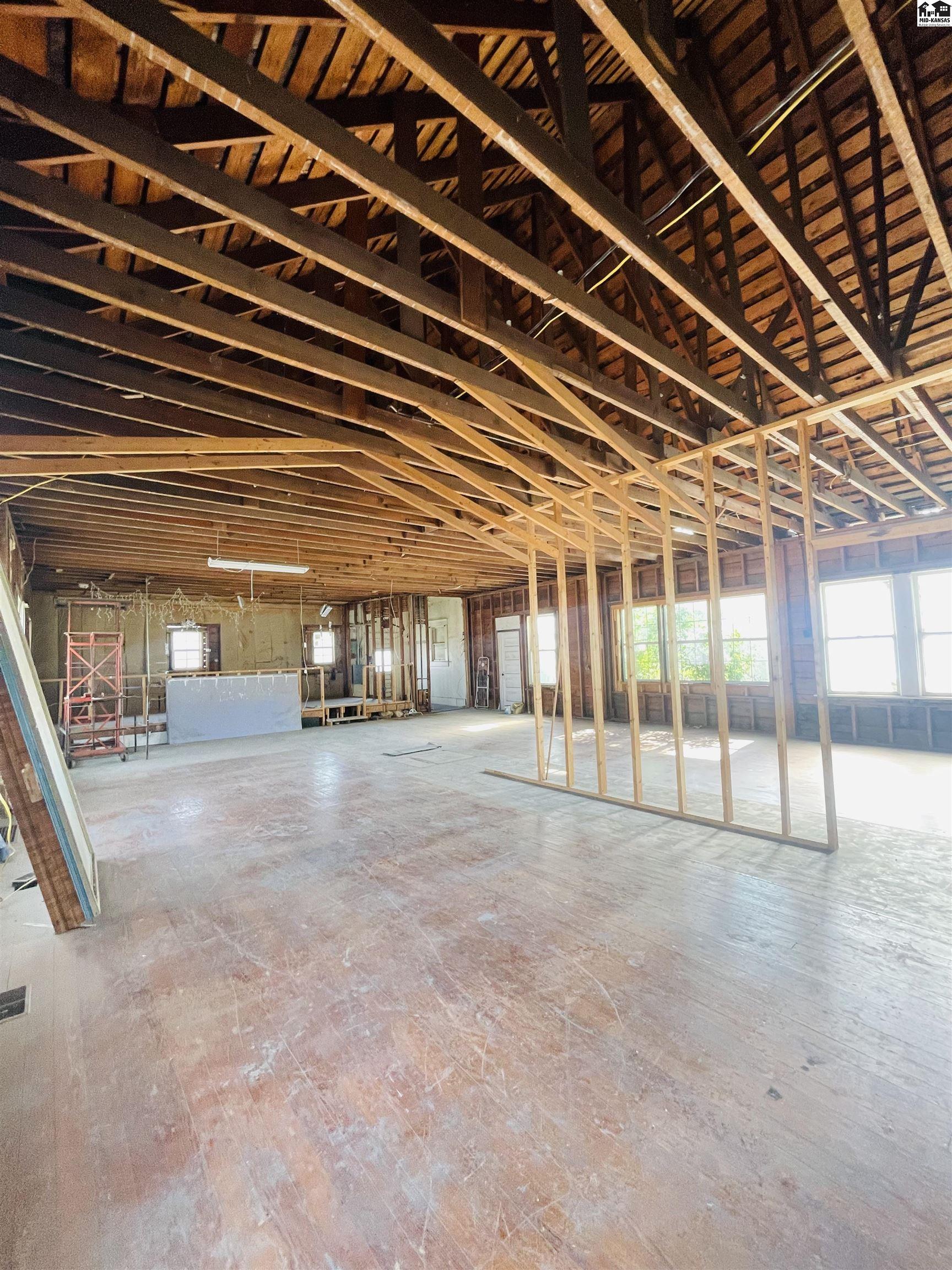 929 E 5th Avenue Hutchinson KS 67501