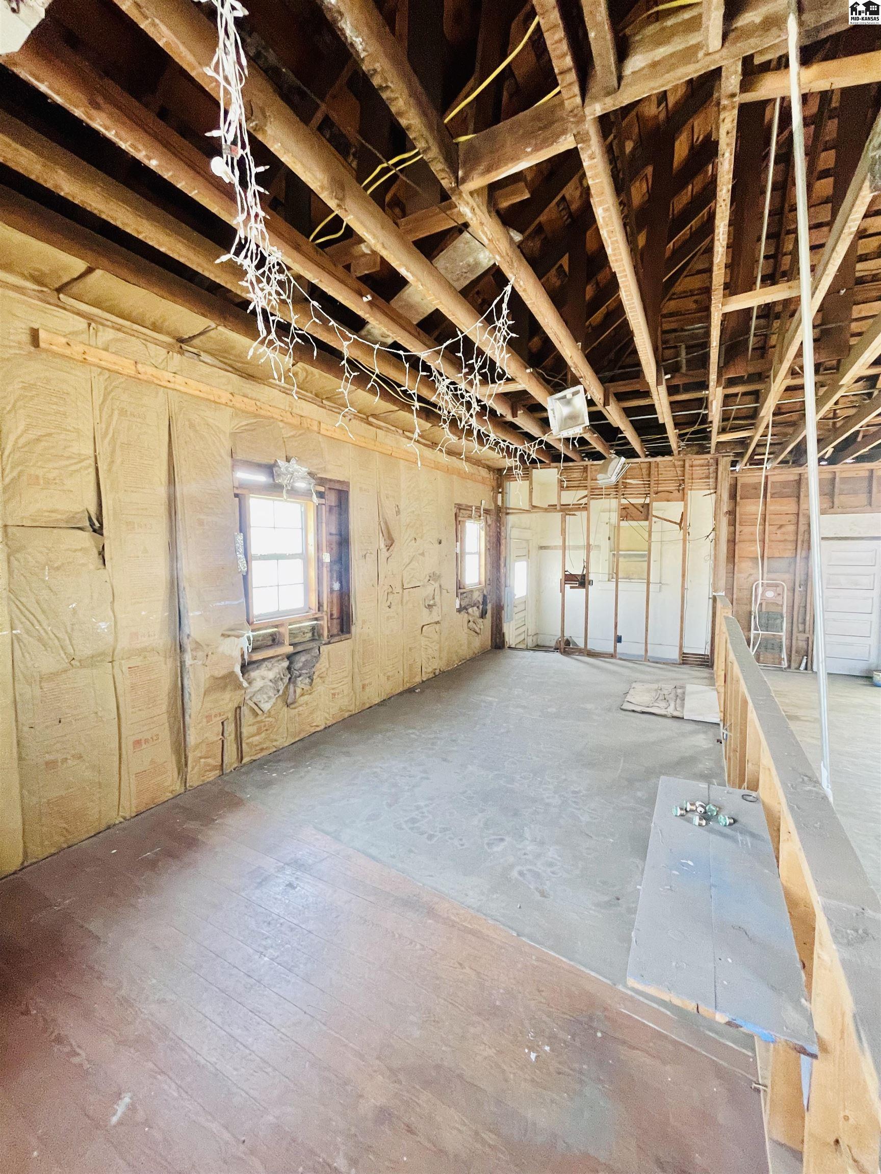 929 E 5th Avenue Hutchinson KS 67501