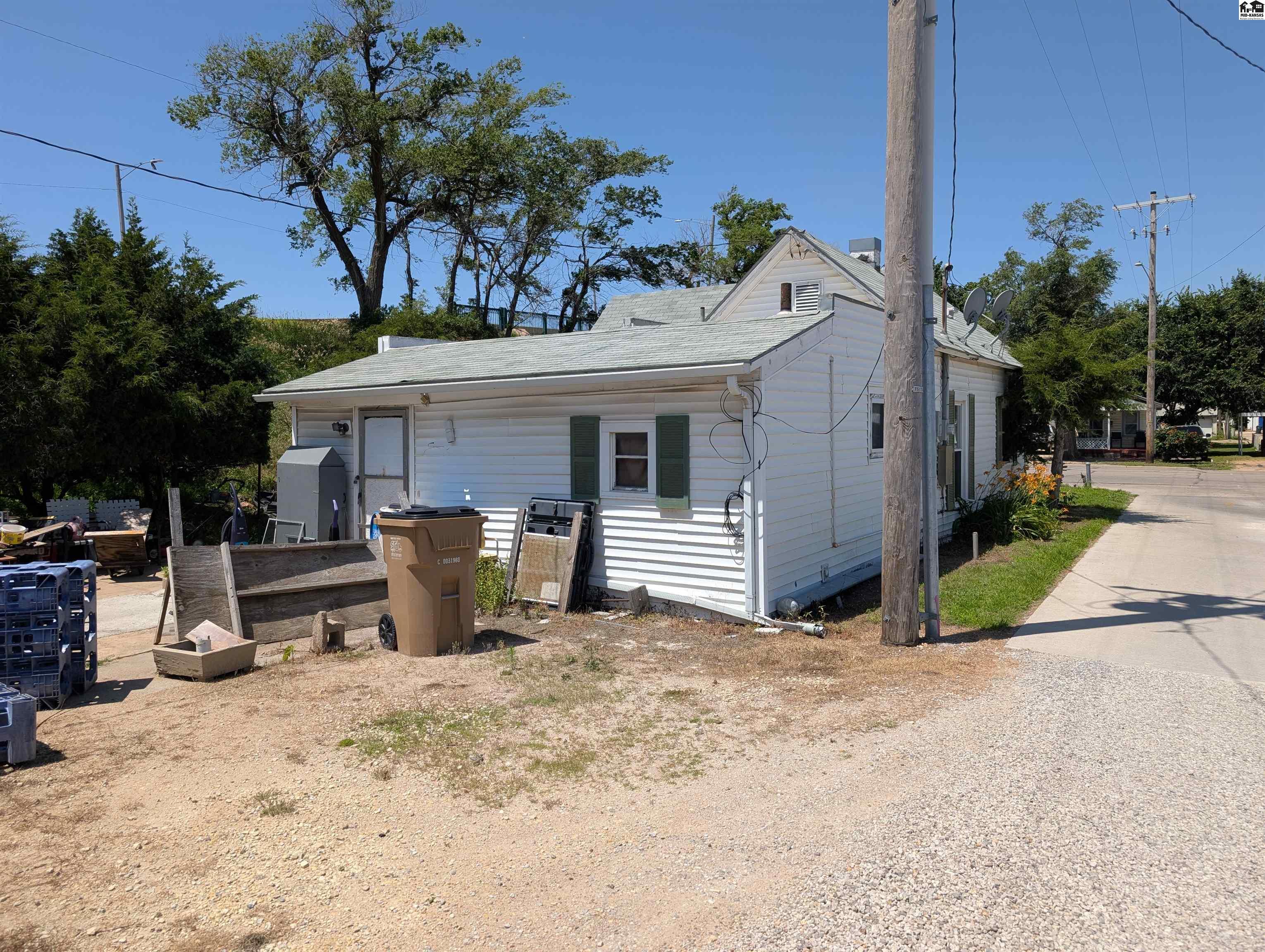 410 N Monroe Street Hutchinson KS 67501