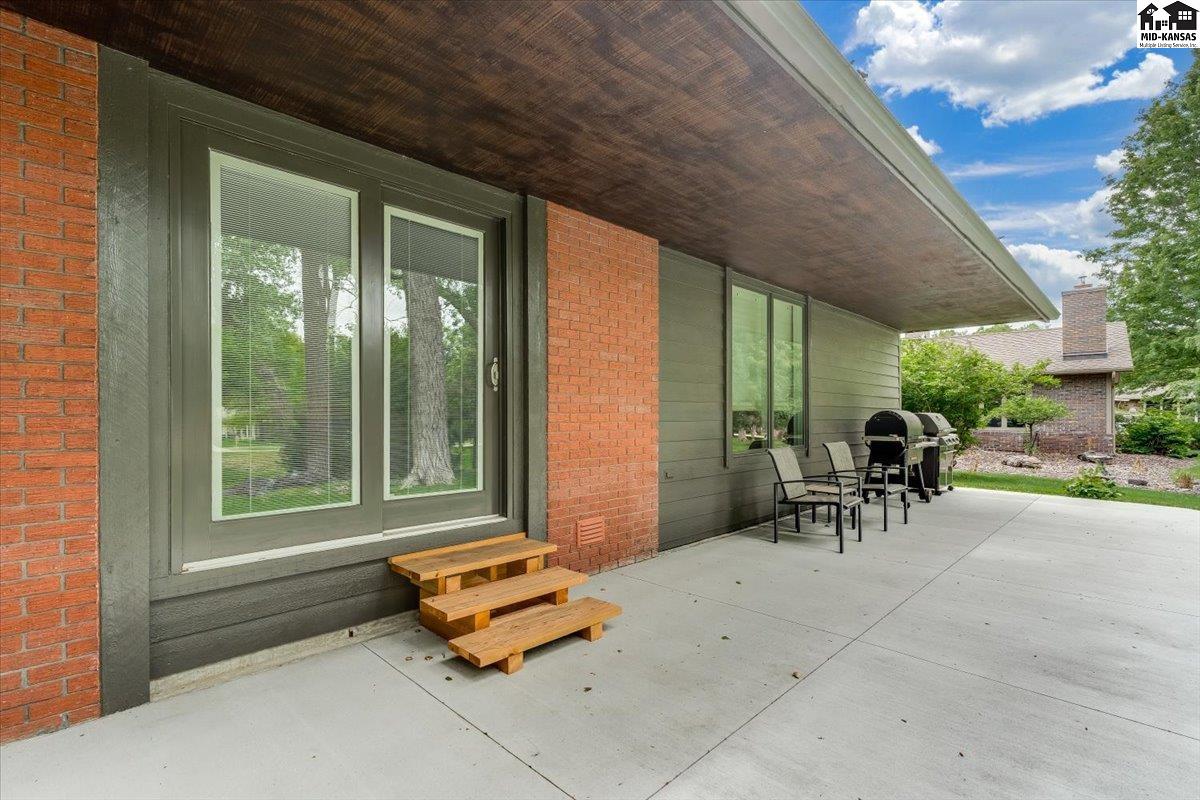 5 Tanglewood Lane Hutchinson KS 67502