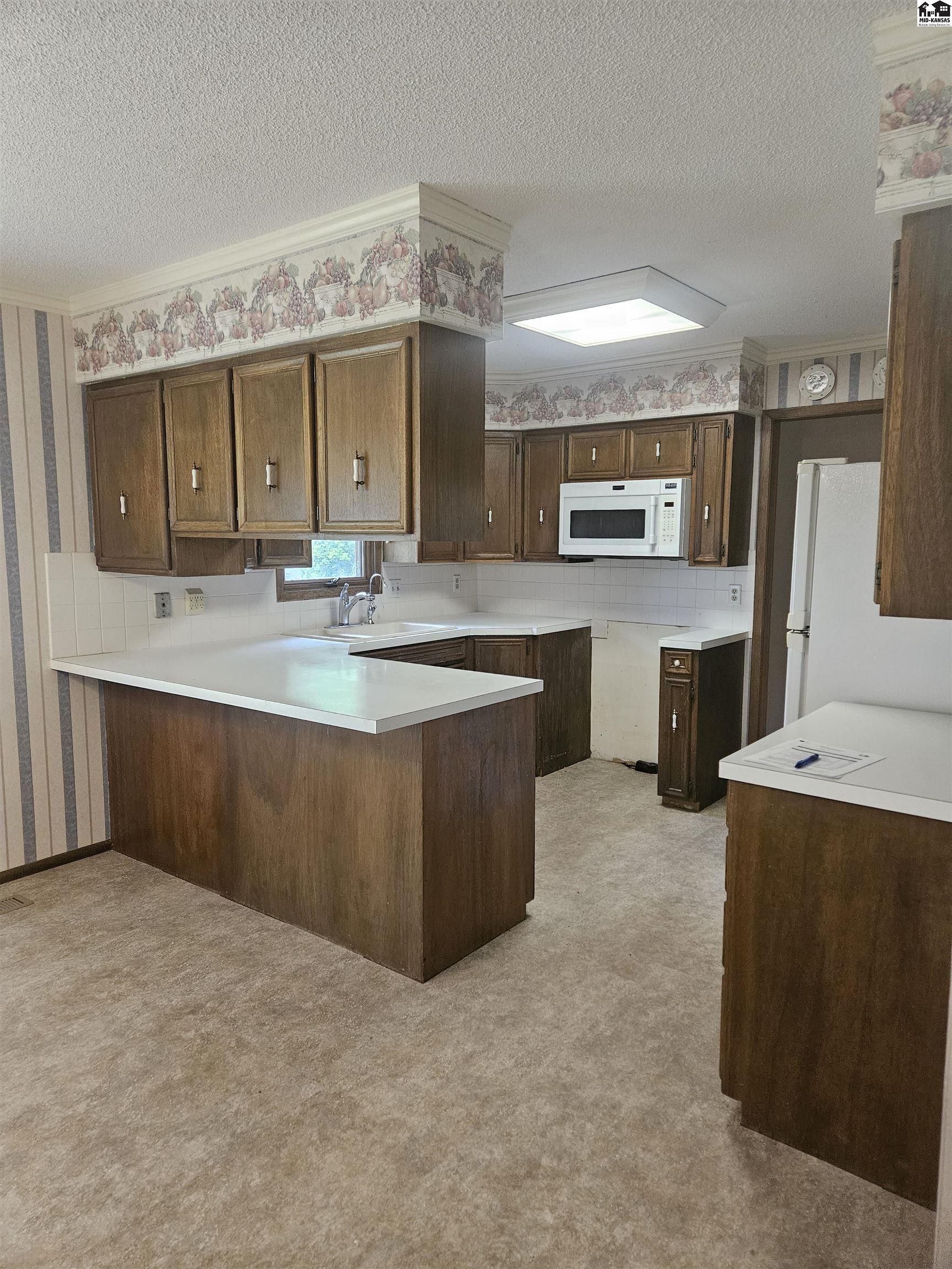 2506 Canterbury Drive Hutchinson KS 67502