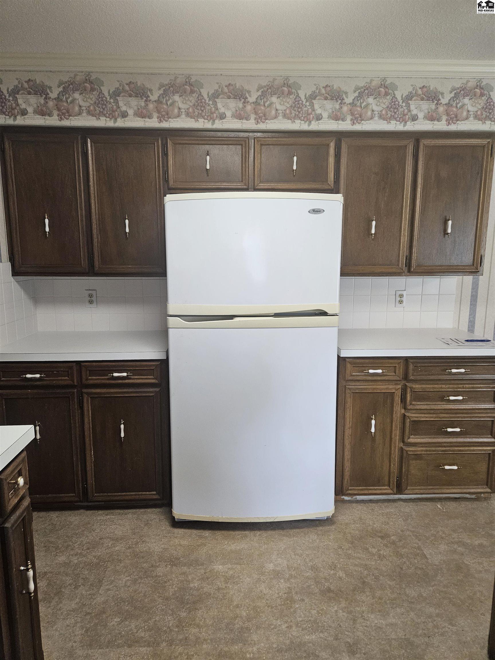 2506 Canterbury Drive Hutchinson KS 67502