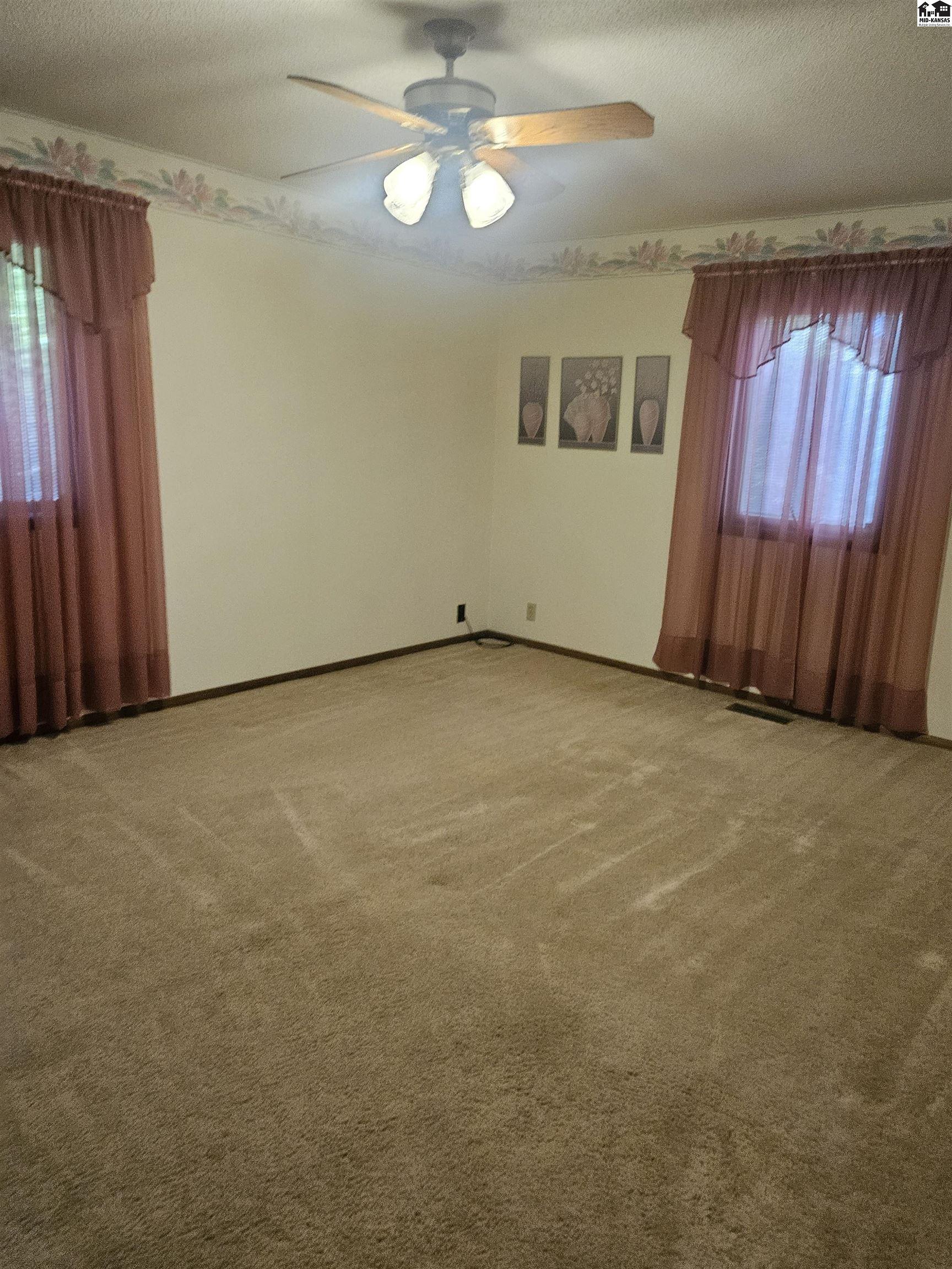 2506 Canterbury Drive Hutchinson KS 67502