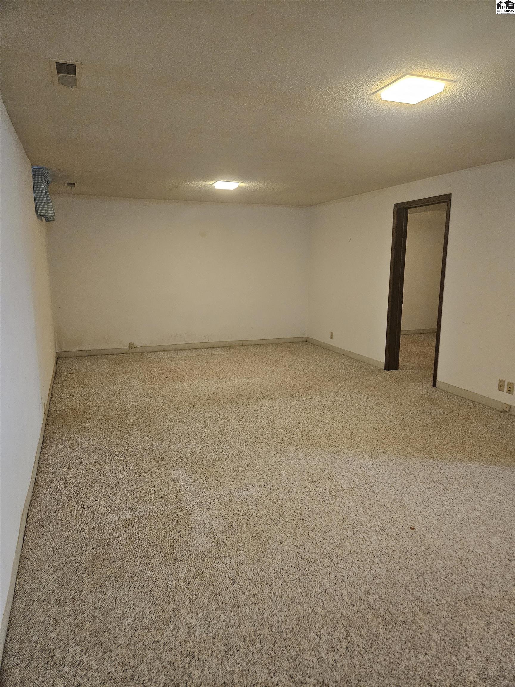 2506 Canterbury Drive Hutchinson KS 67502