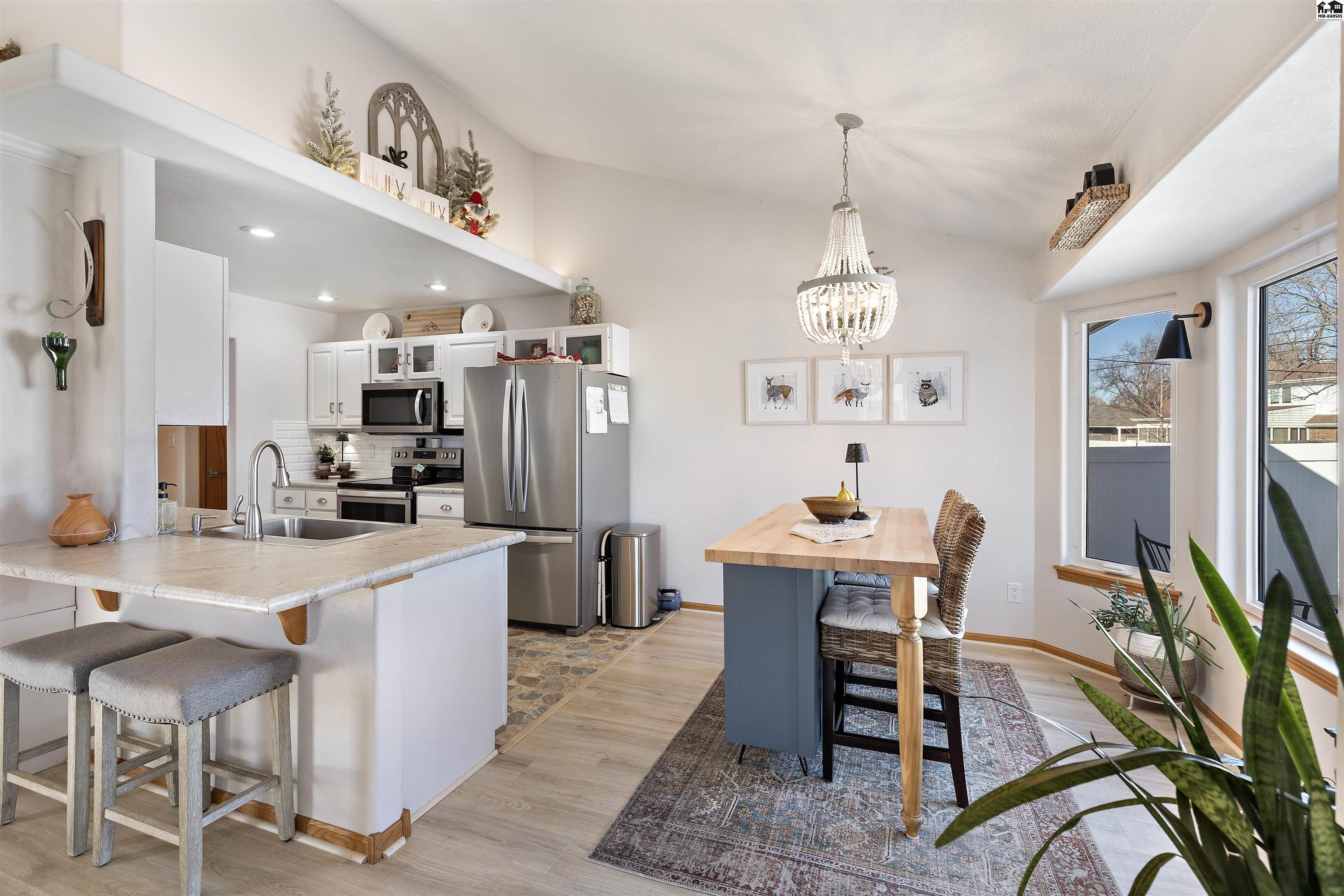 1306 Stone Bridge Drive Hutchinson KS 67502