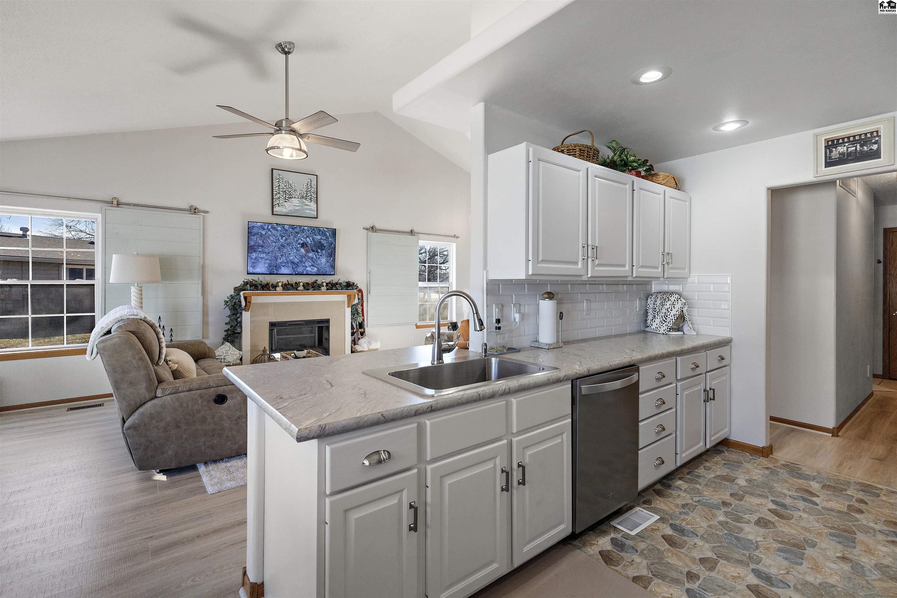 1306 Stone Bridge Drive Hutchinson KS 67502