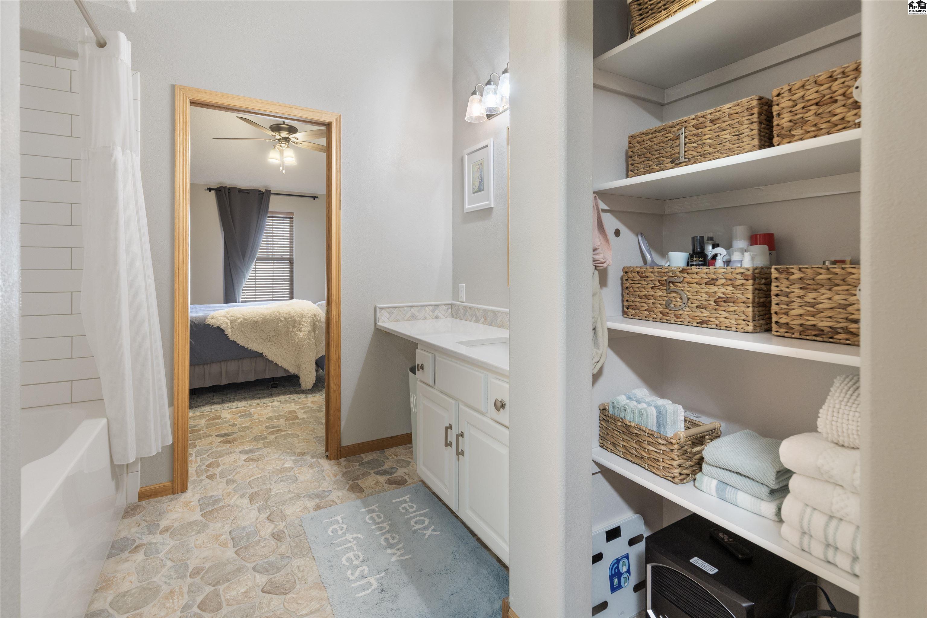 1306 Stone Bridge Drive Hutchinson KS 67502