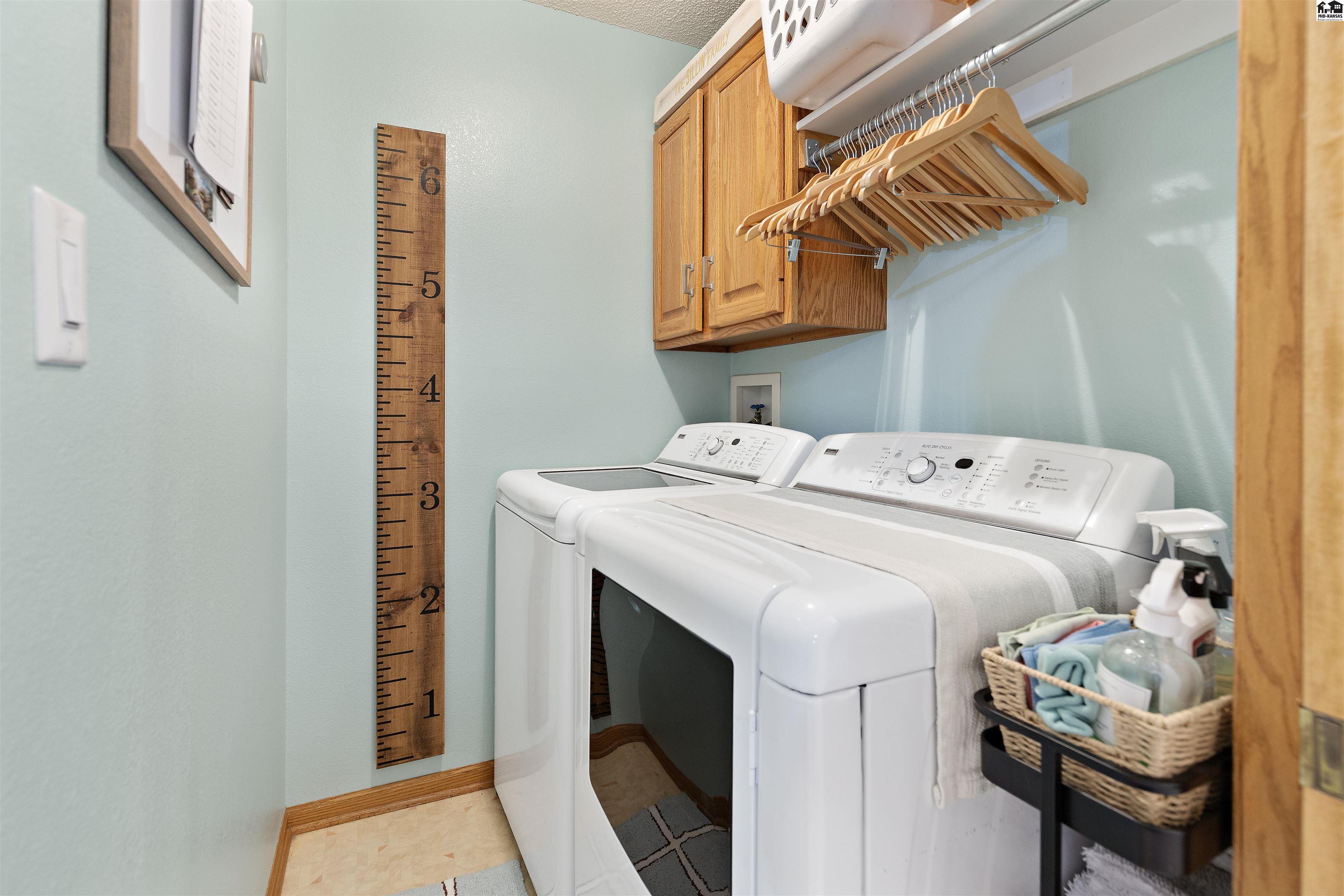 1306 Stone Bridge Drive Hutchinson KS 67502