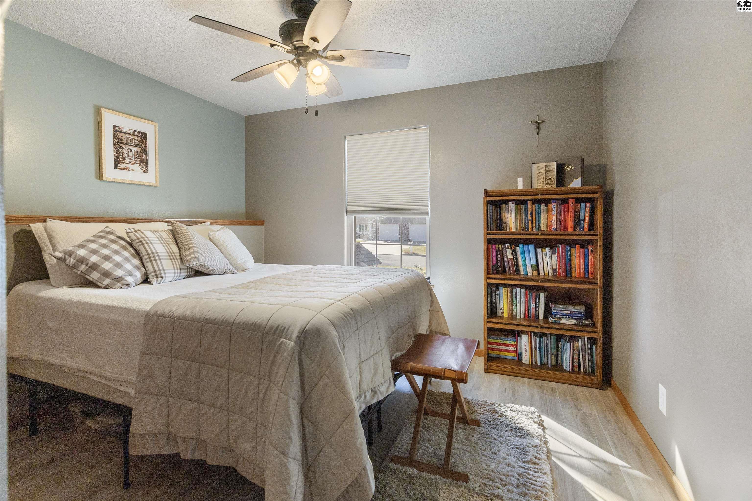 1306 Stone Bridge Drive Hutchinson KS 67502