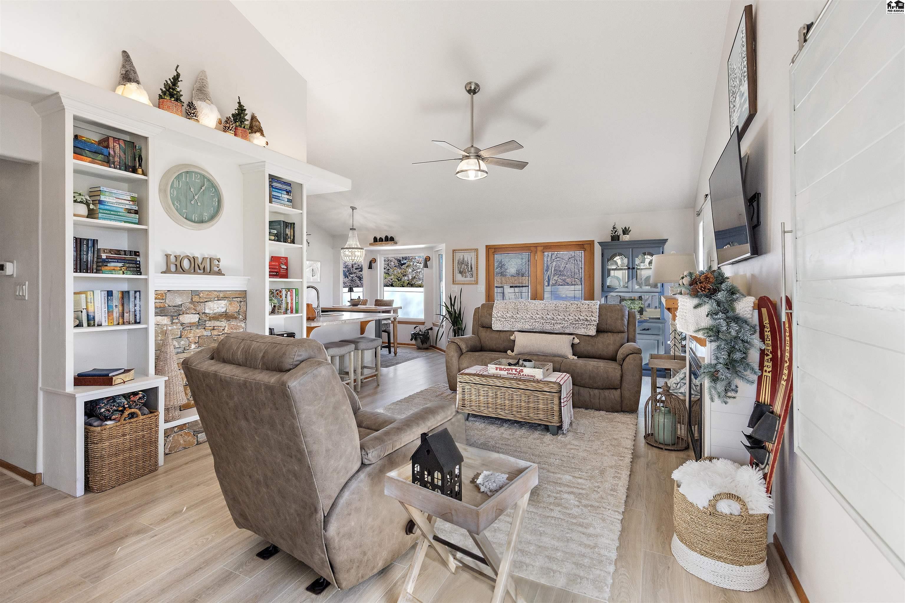 1306 Stone Bridge Drive Hutchinson KS 67502