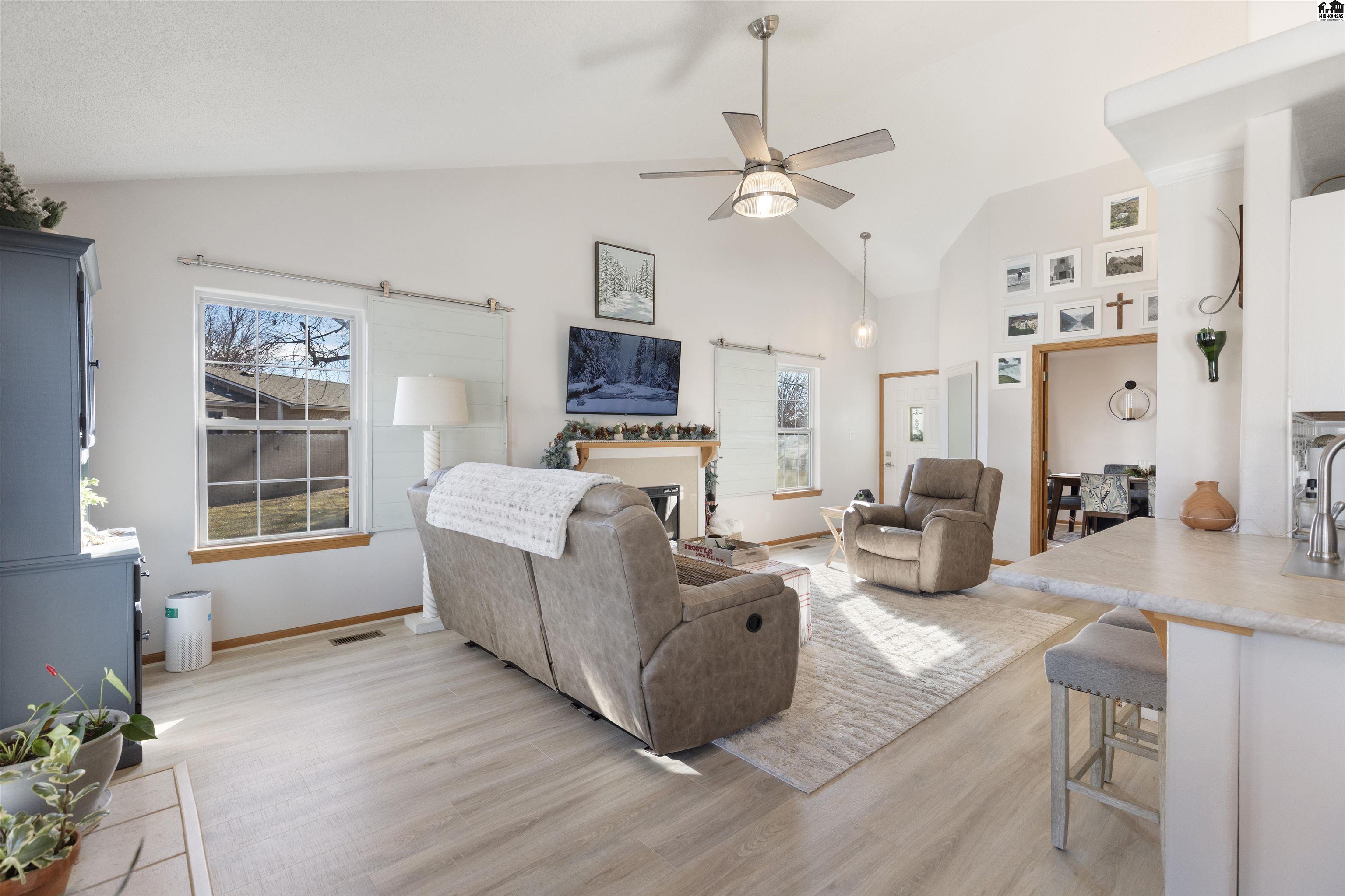 1306 Stone Bridge Drive Hutchinson KS 67502