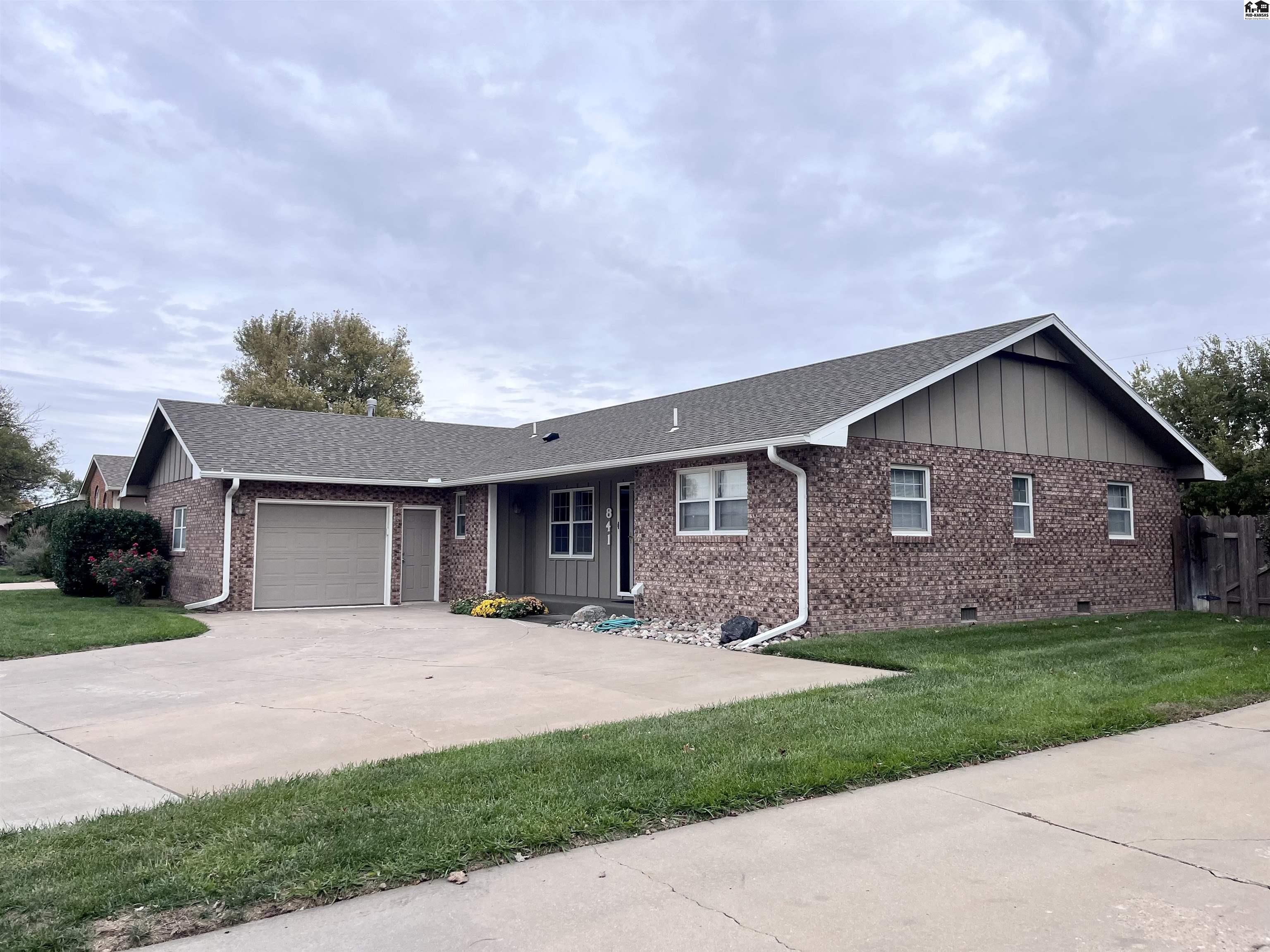 841 Pine Court Mcpherson KS 67460