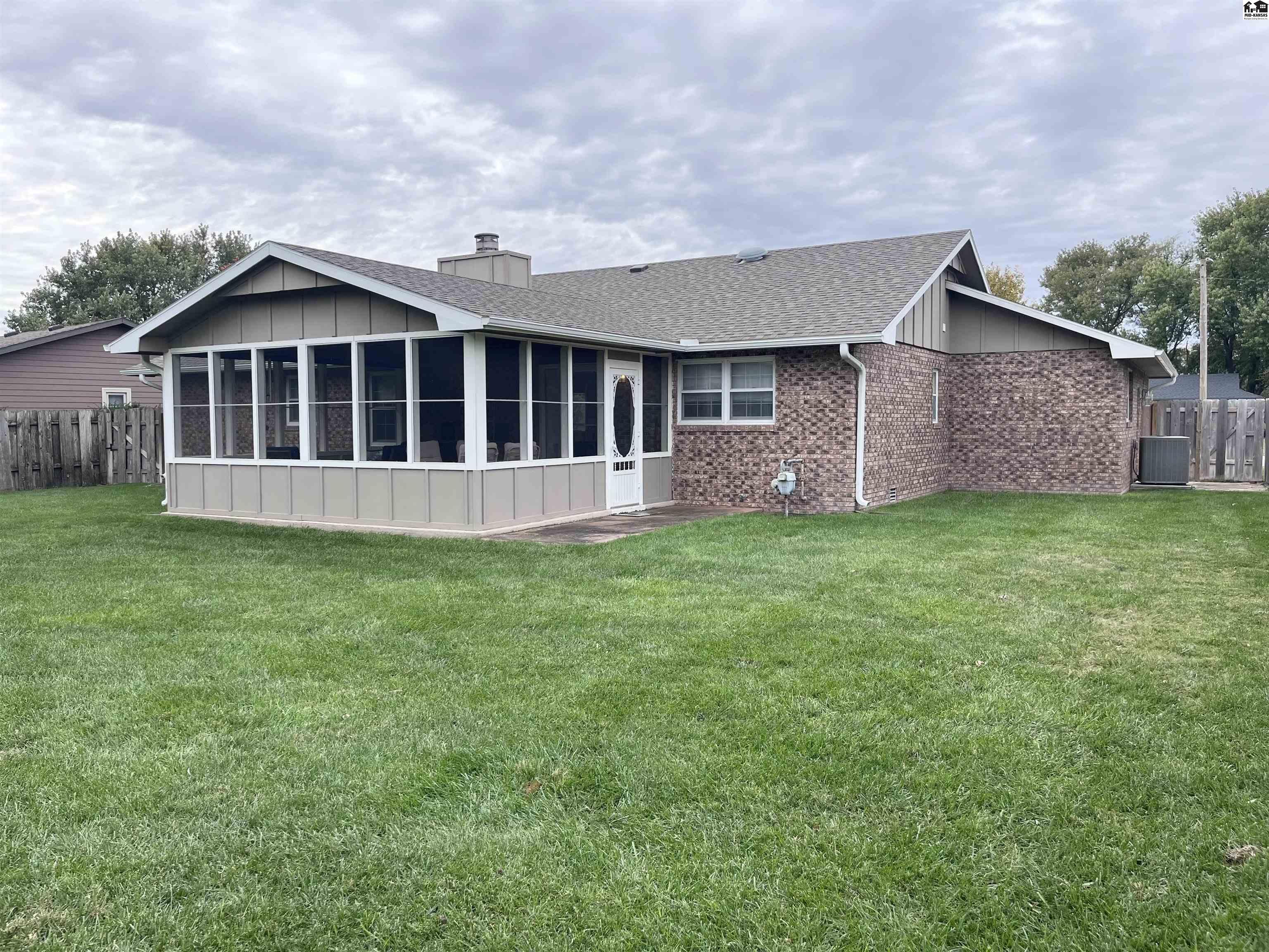 841 Pine Court Mcpherson KS 67460