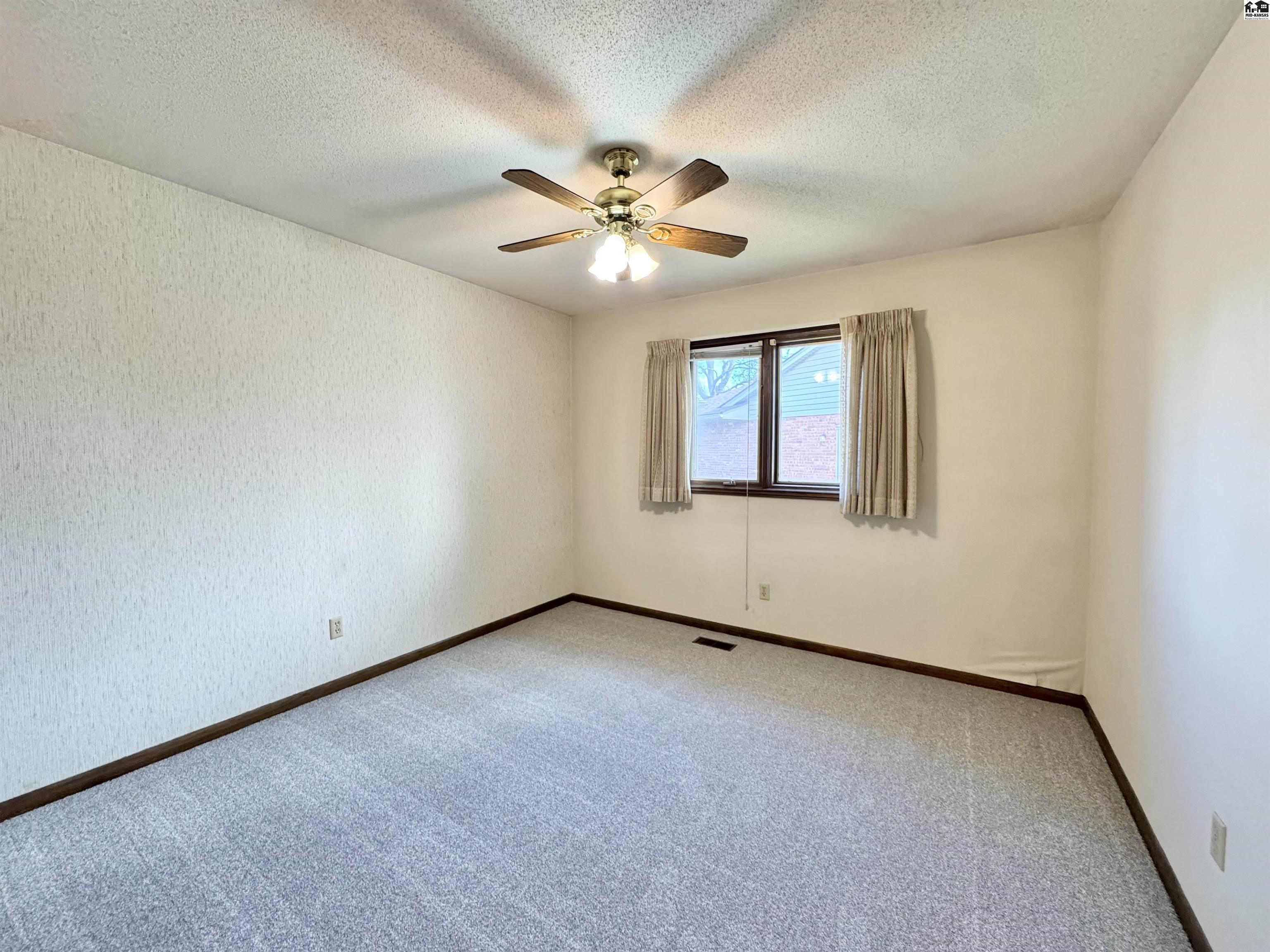 28 Eastwood Drive Hutchinson KS 67502