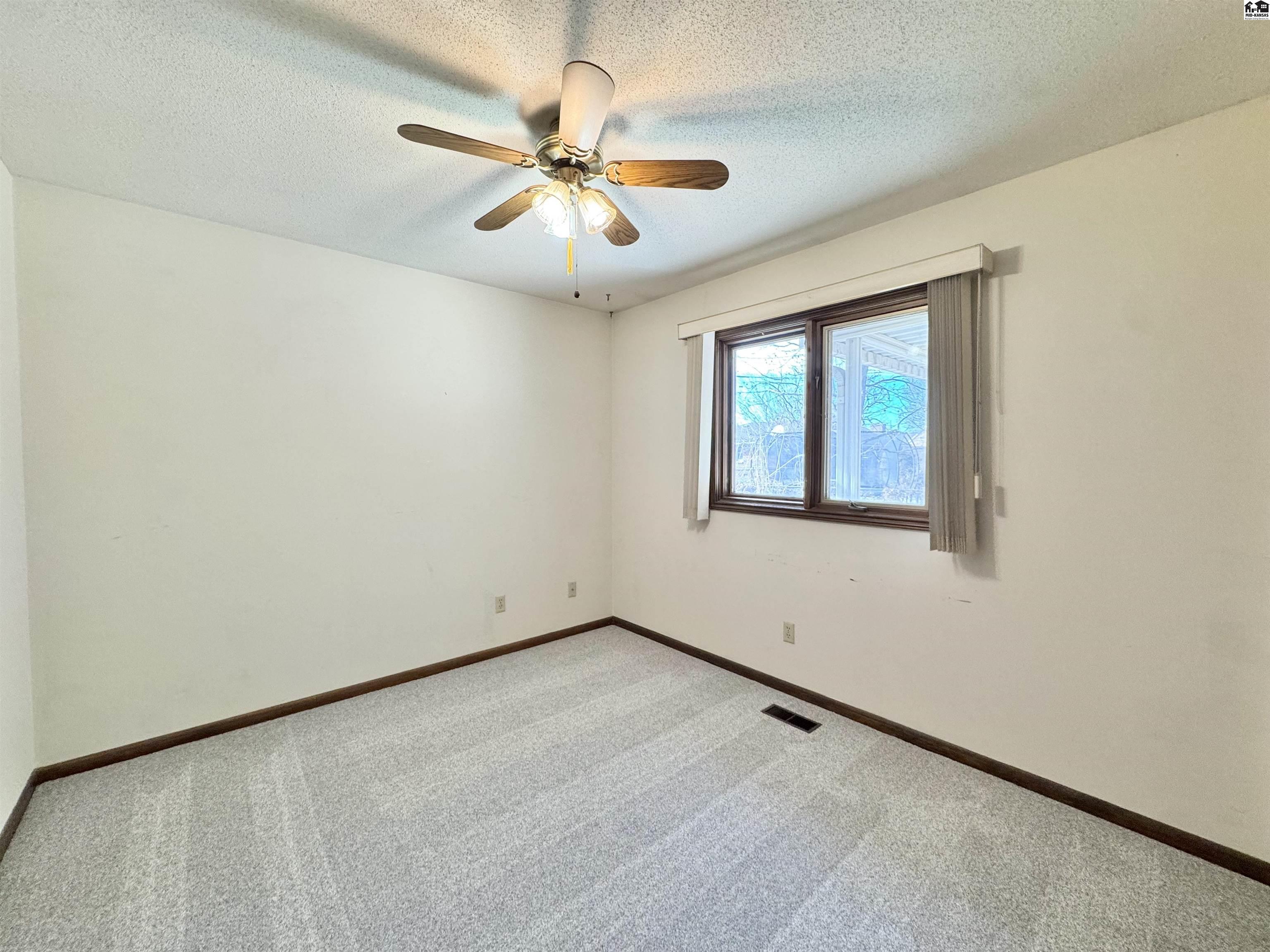 28 Eastwood Drive Hutchinson KS 67502