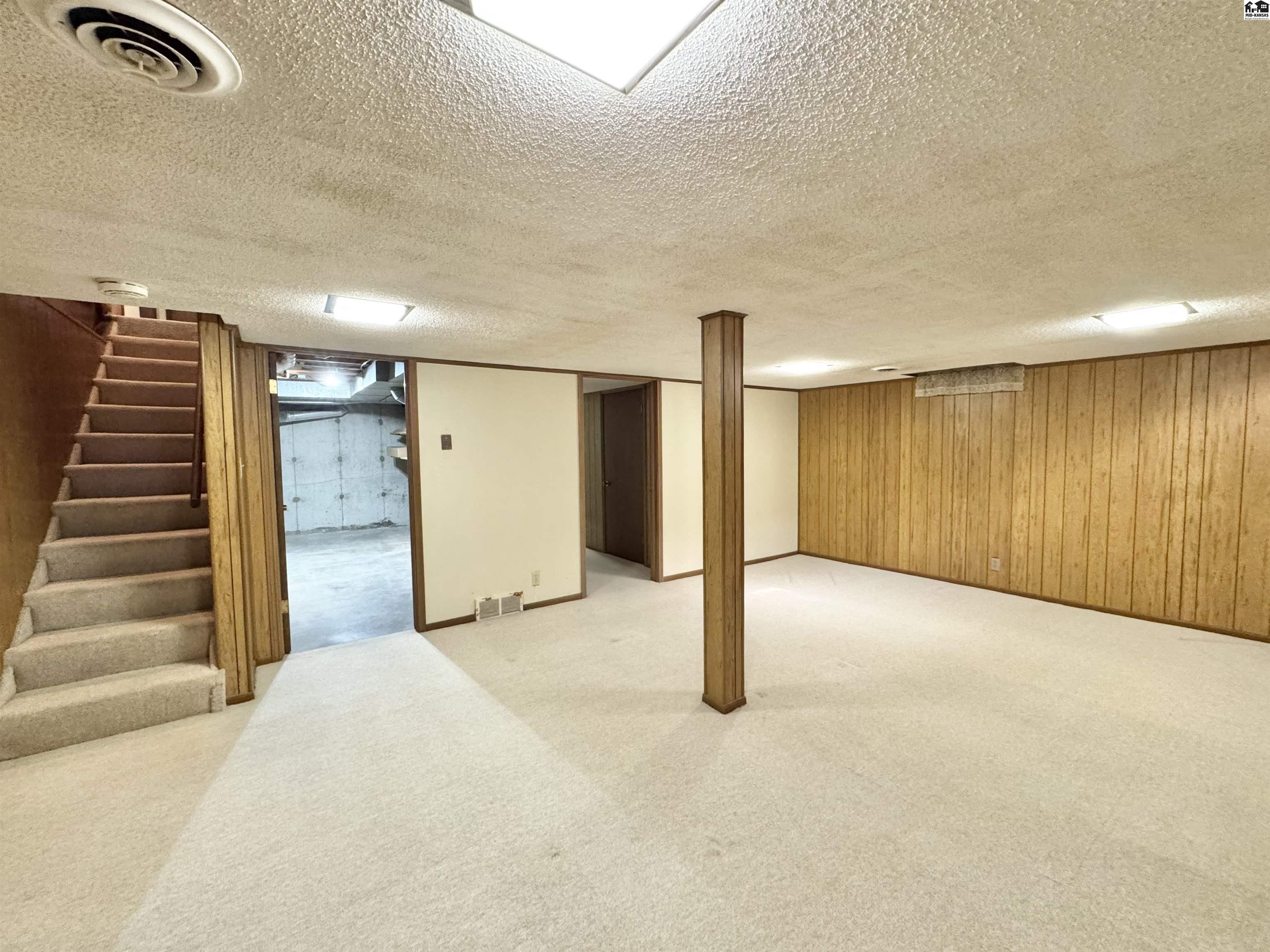 28 Eastwood Drive Hutchinson KS 67502