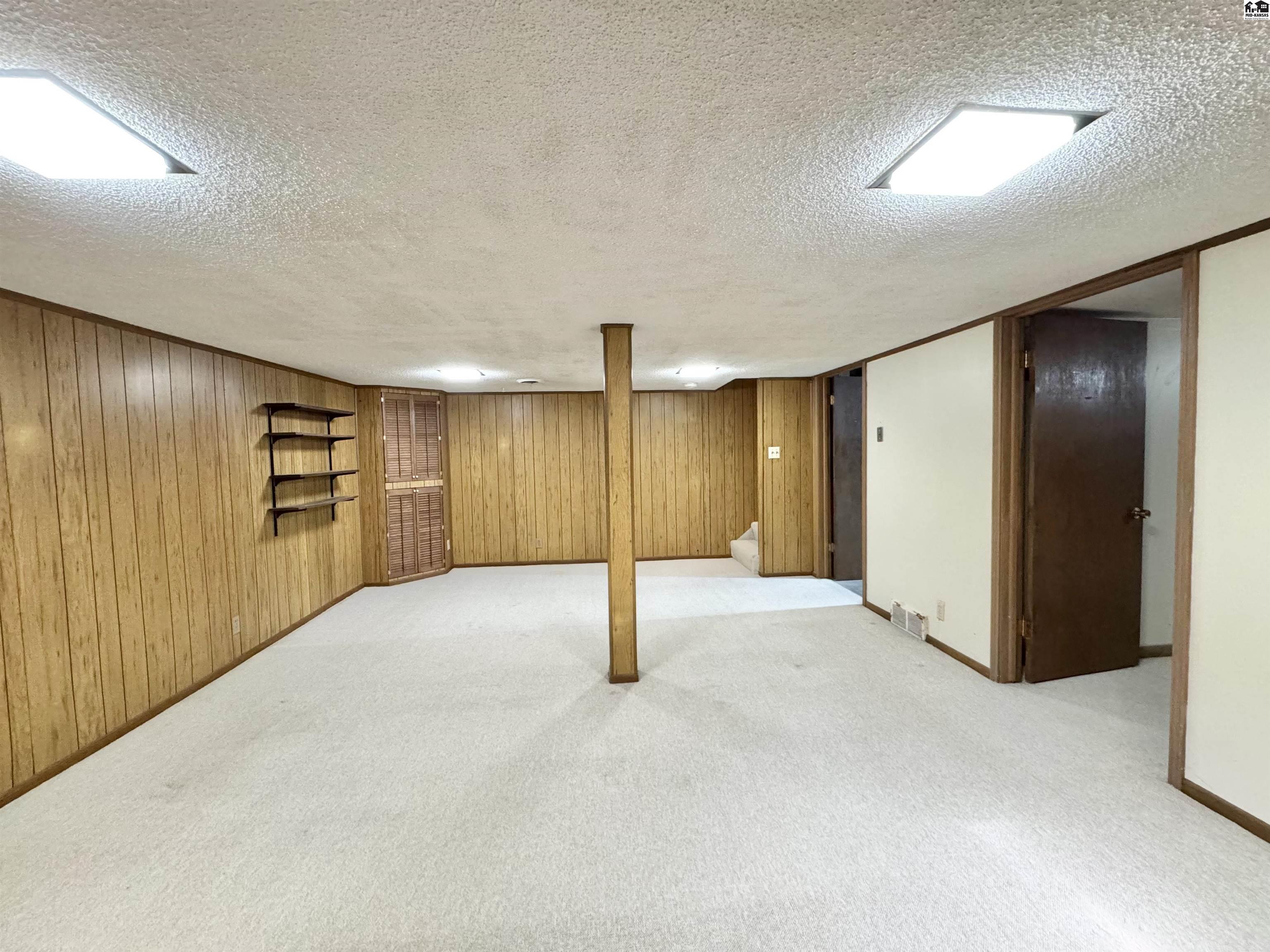 28 Eastwood Drive Hutchinson KS 67502