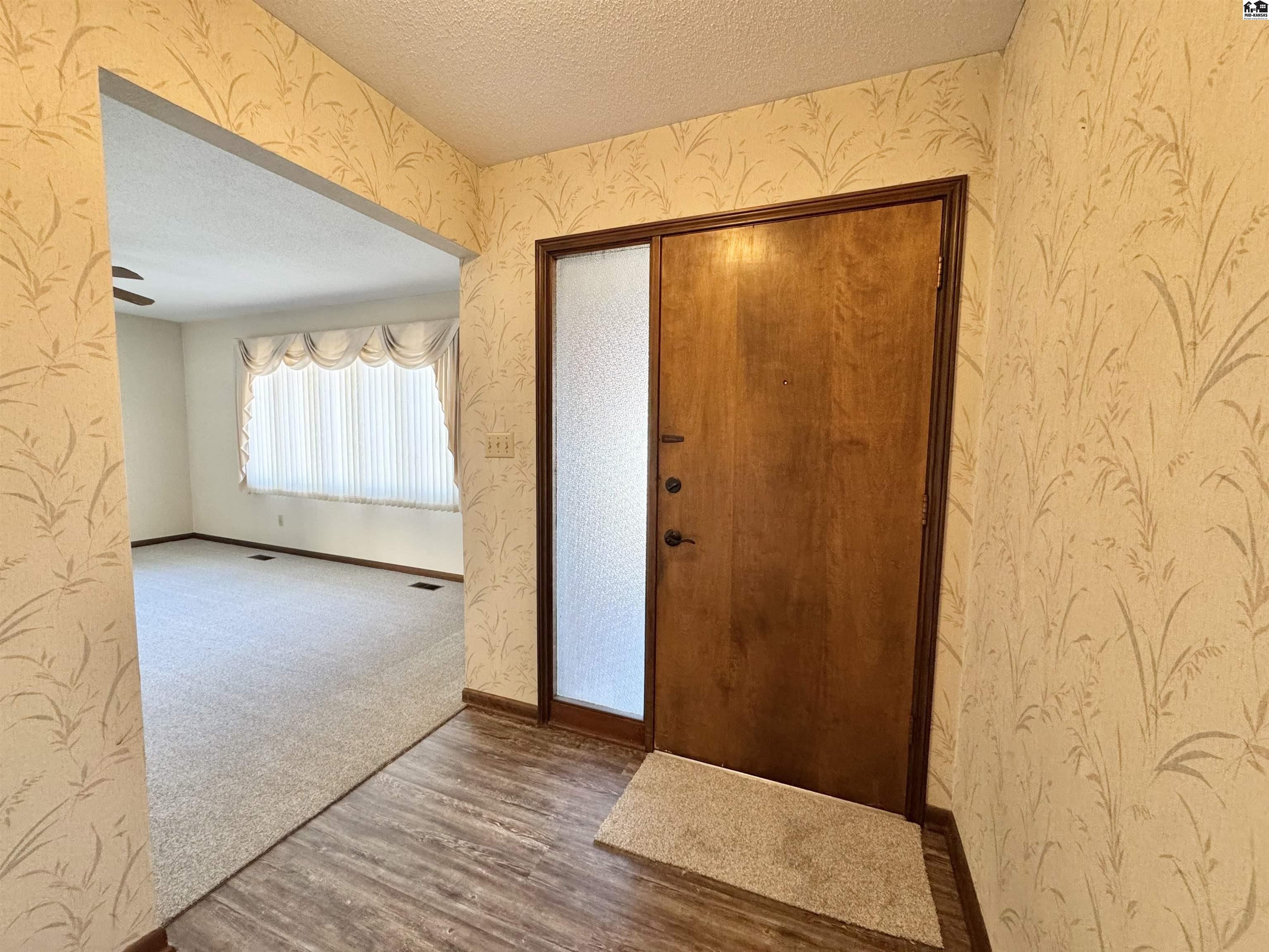 28 Eastwood Drive Hutchinson KS 67502