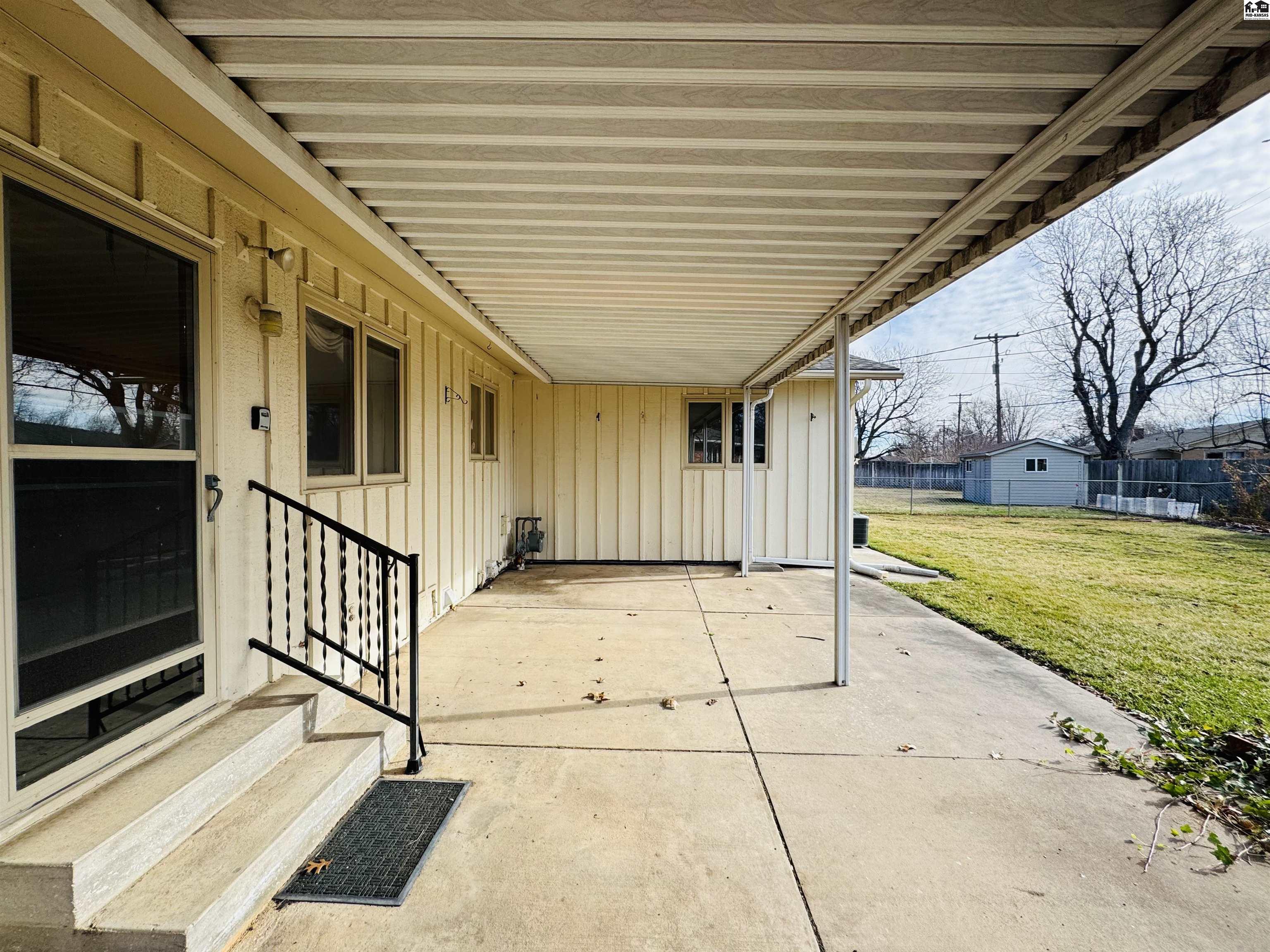 28 Eastwood Drive Hutchinson KS 67502