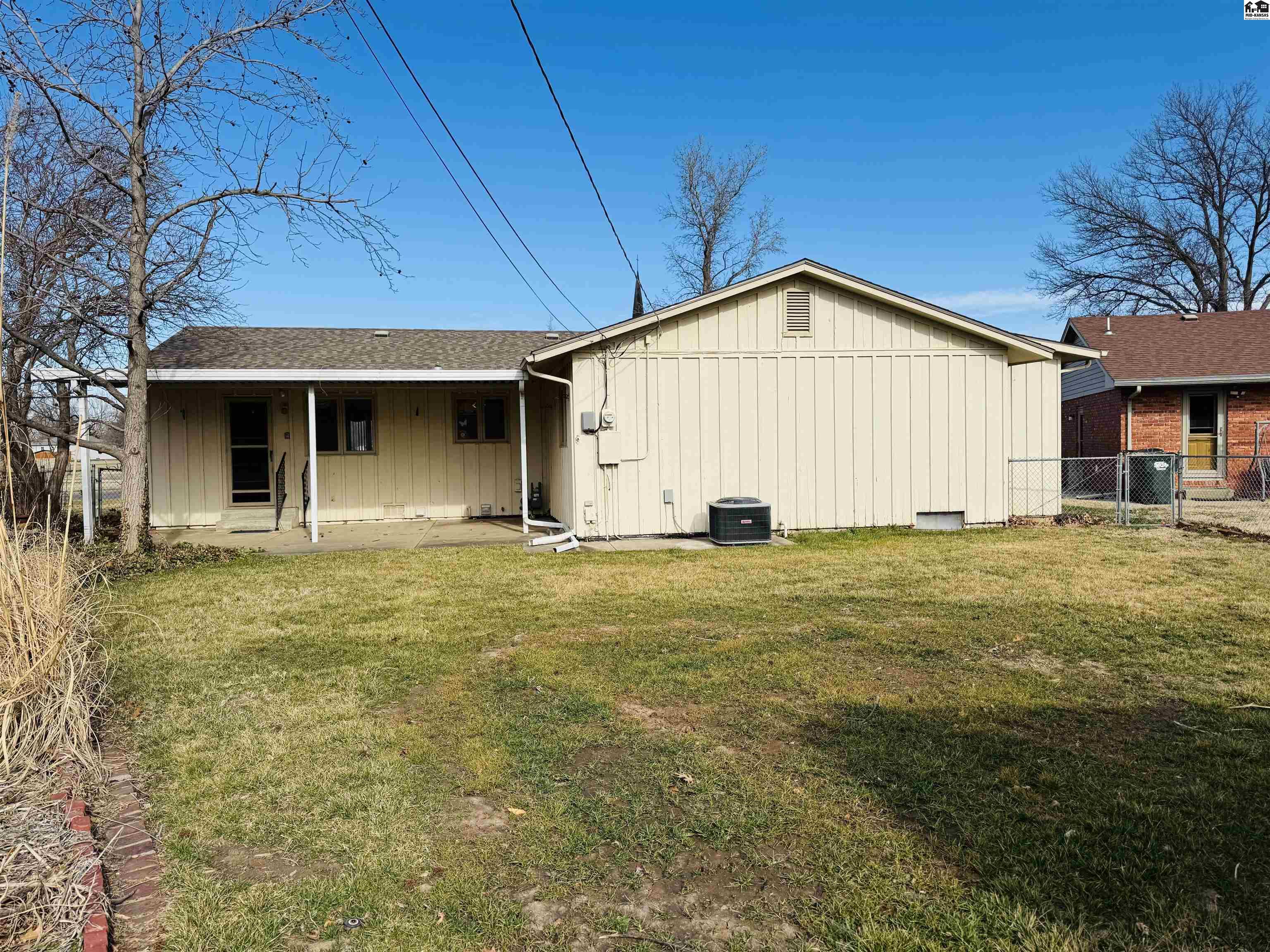 28 Eastwood Drive Hutchinson KS 67502