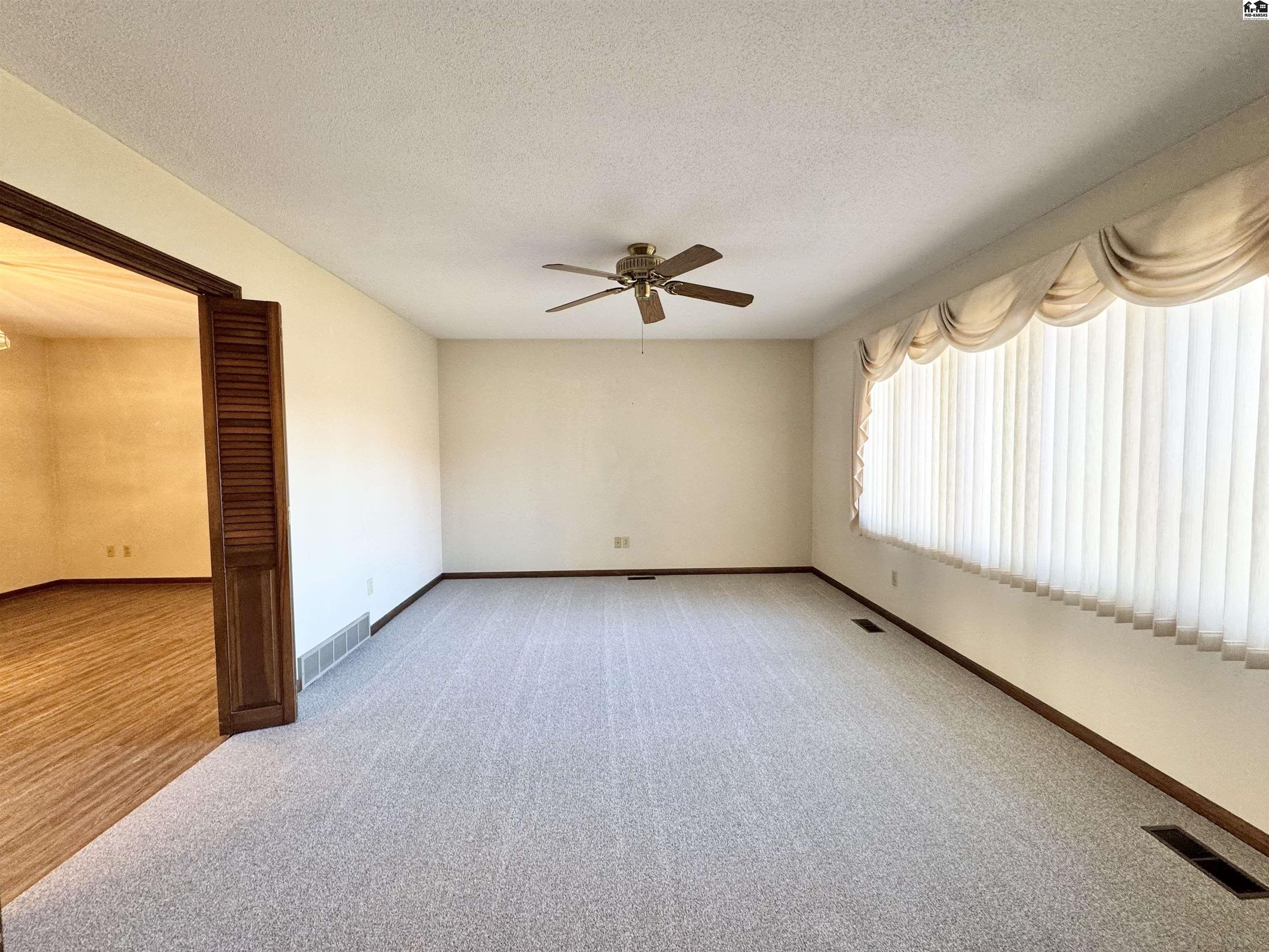 28 Eastwood Drive Hutchinson KS 67502