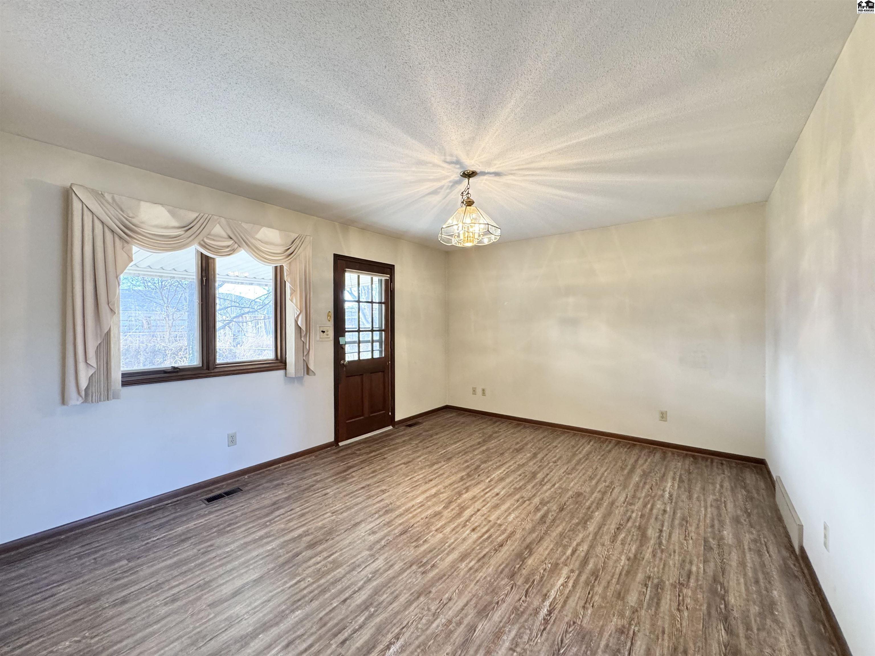 28 Eastwood Drive Hutchinson KS 67502