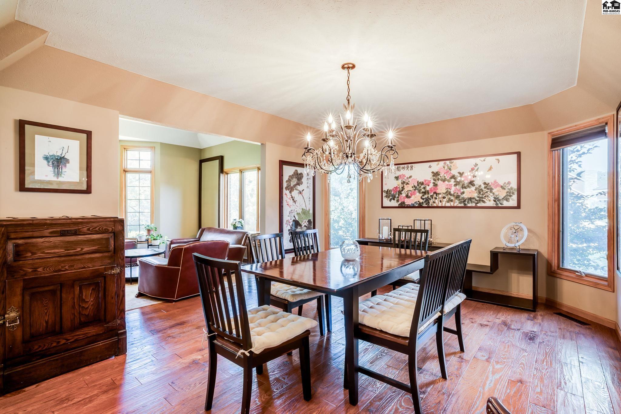 7 Oakwood Lane Hutchinson KS 67502