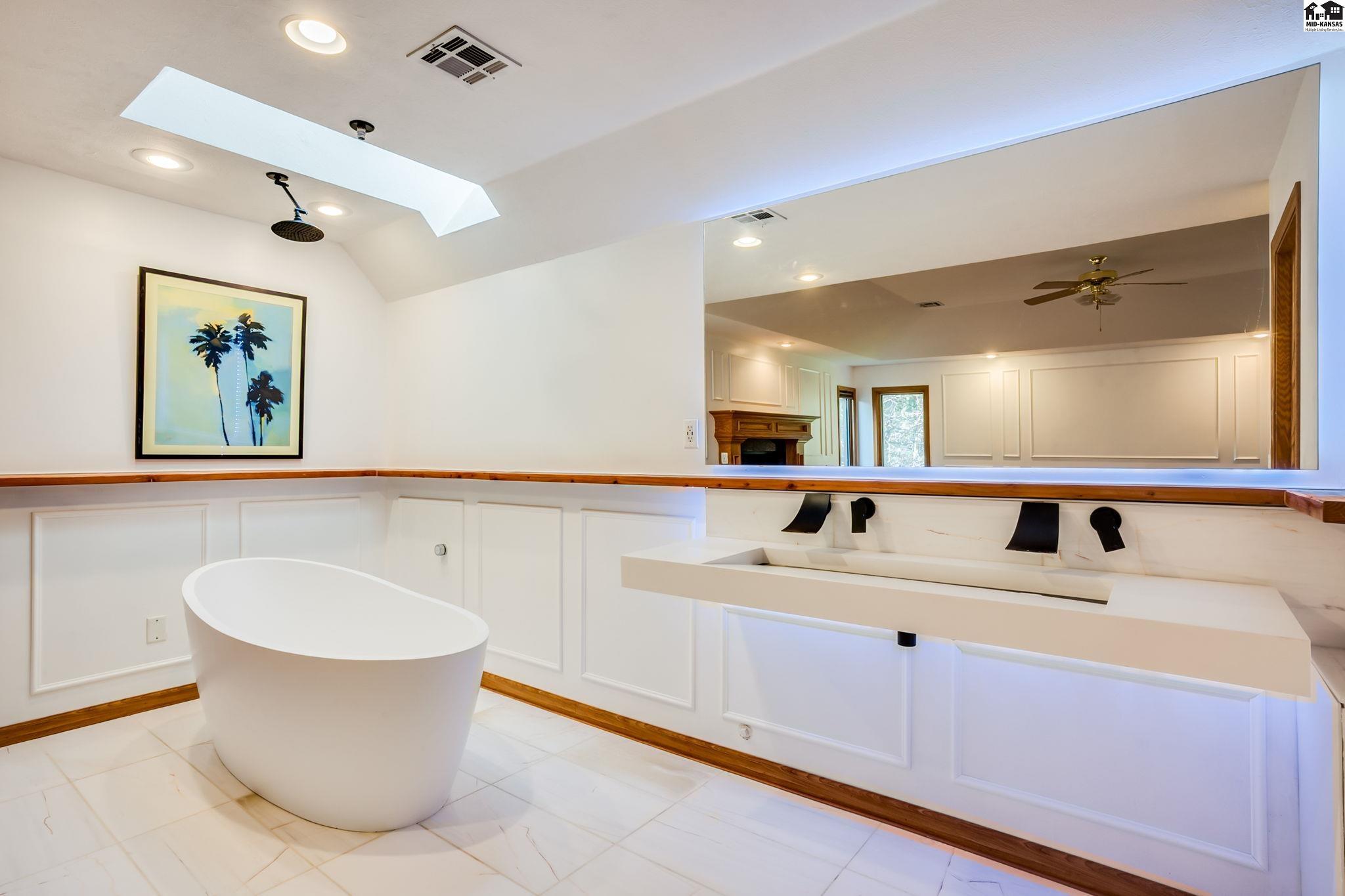 7 Oakwood Lane Hutchinson KS 67502