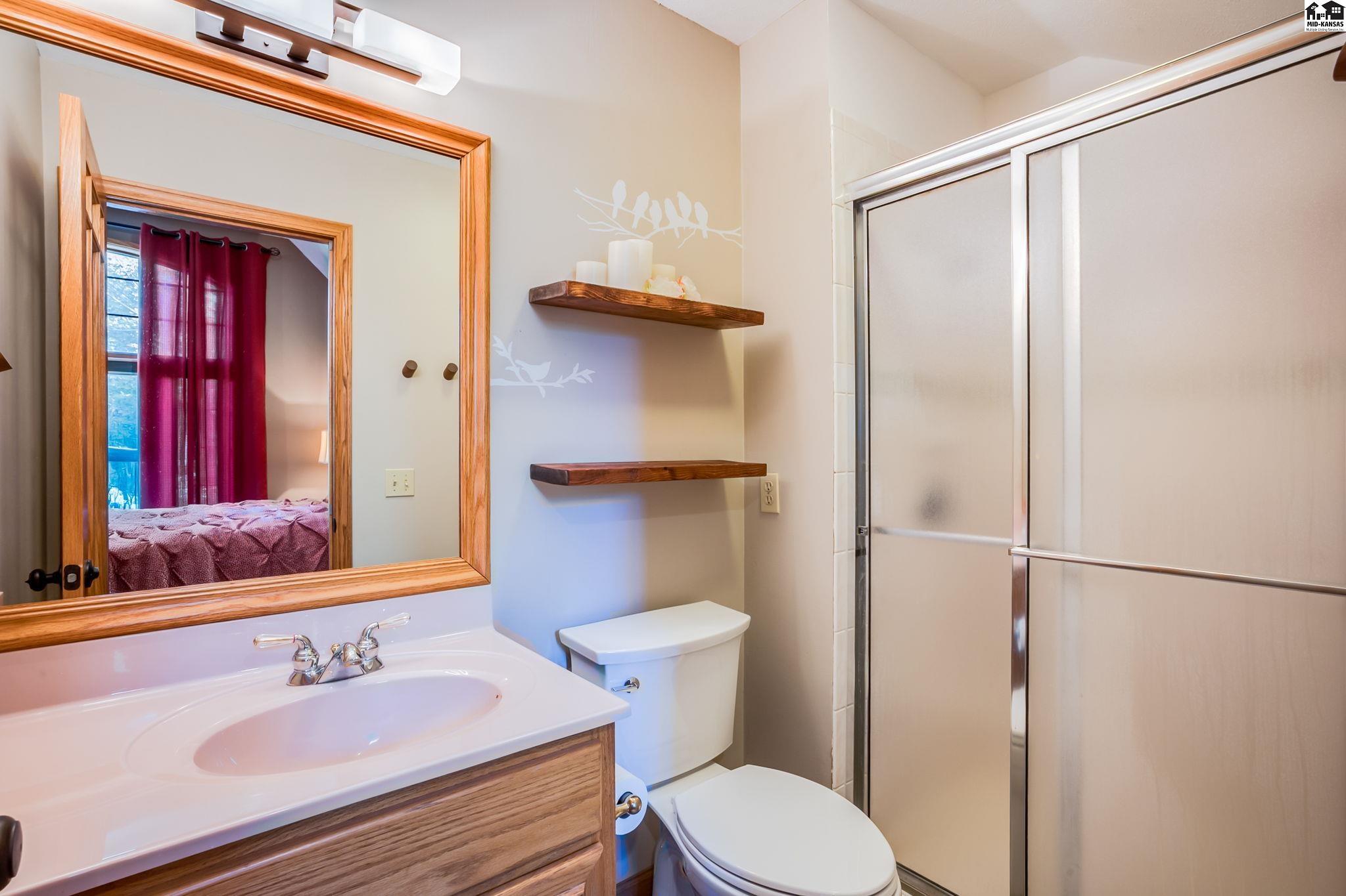 7 Oakwood Lane Hutchinson KS 67502