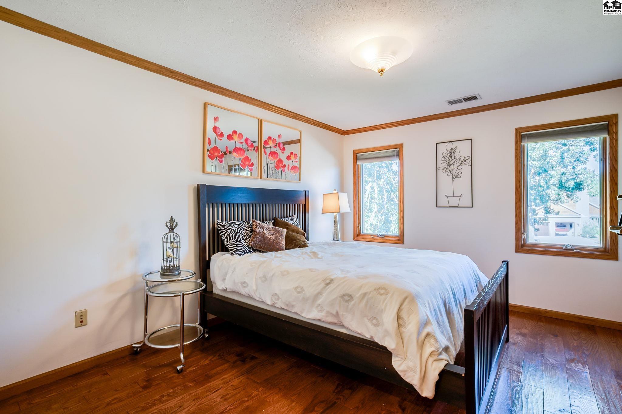 7 Oakwood Lane Hutchinson KS 67502