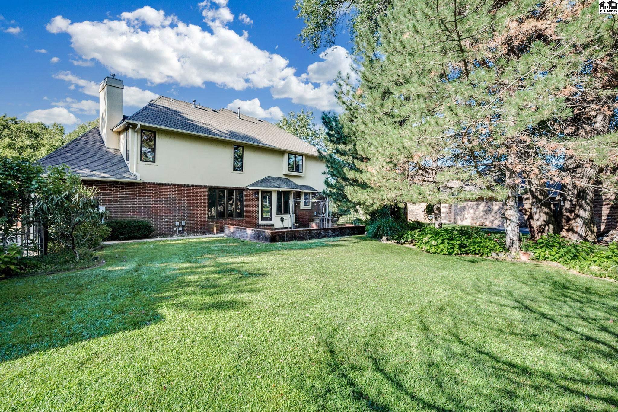 7 Oakwood Lane Hutchinson KS 67502