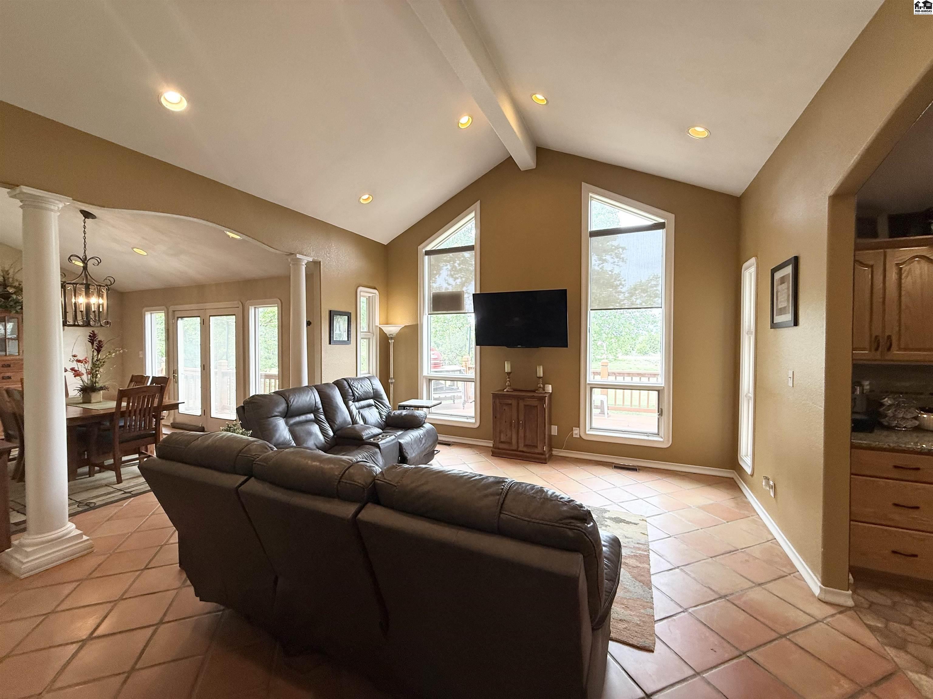 10171 Paganica Pass Hutchinson KS 67502