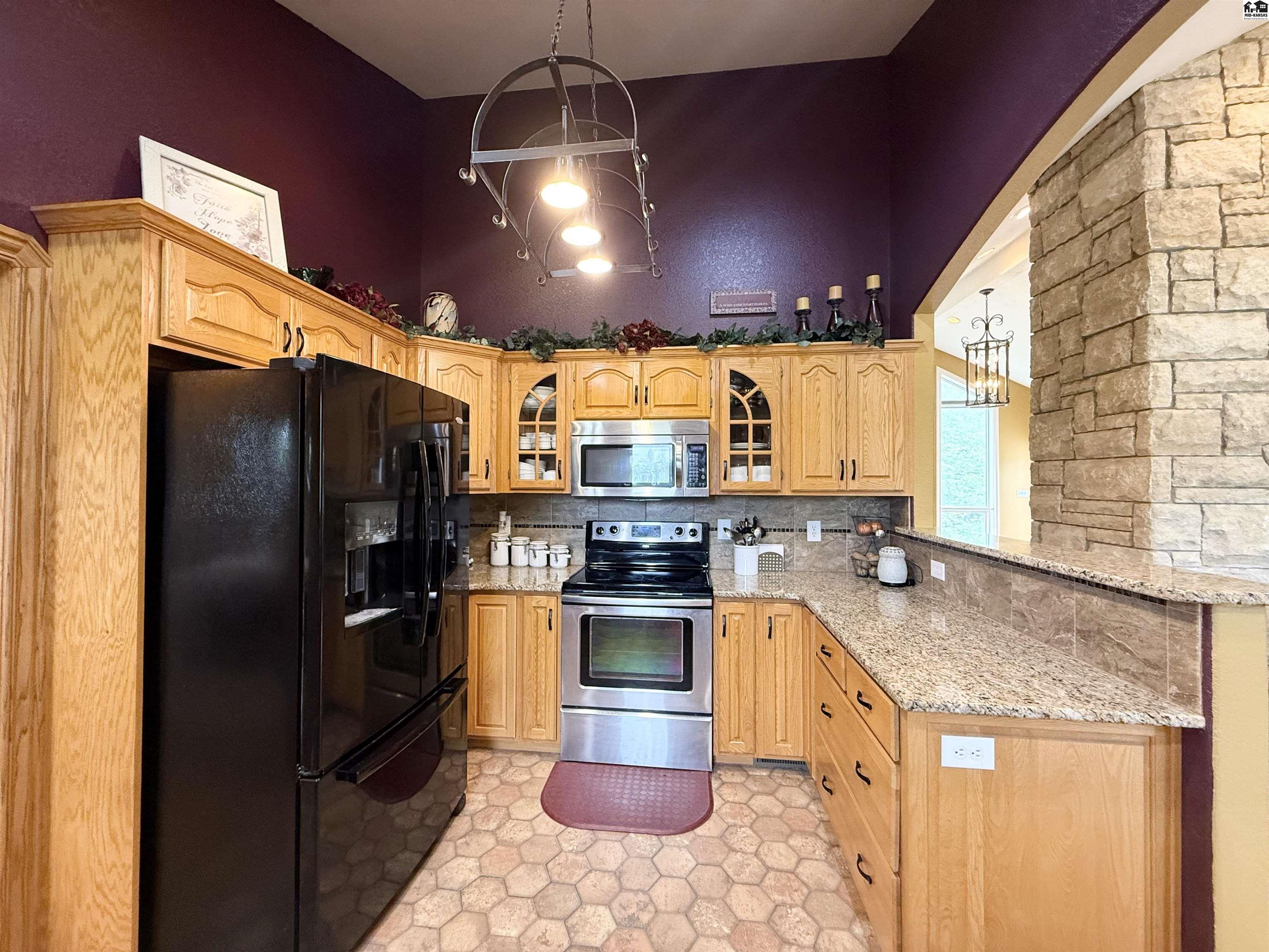 10171 Paganica Pass Hutchinson KS 67502