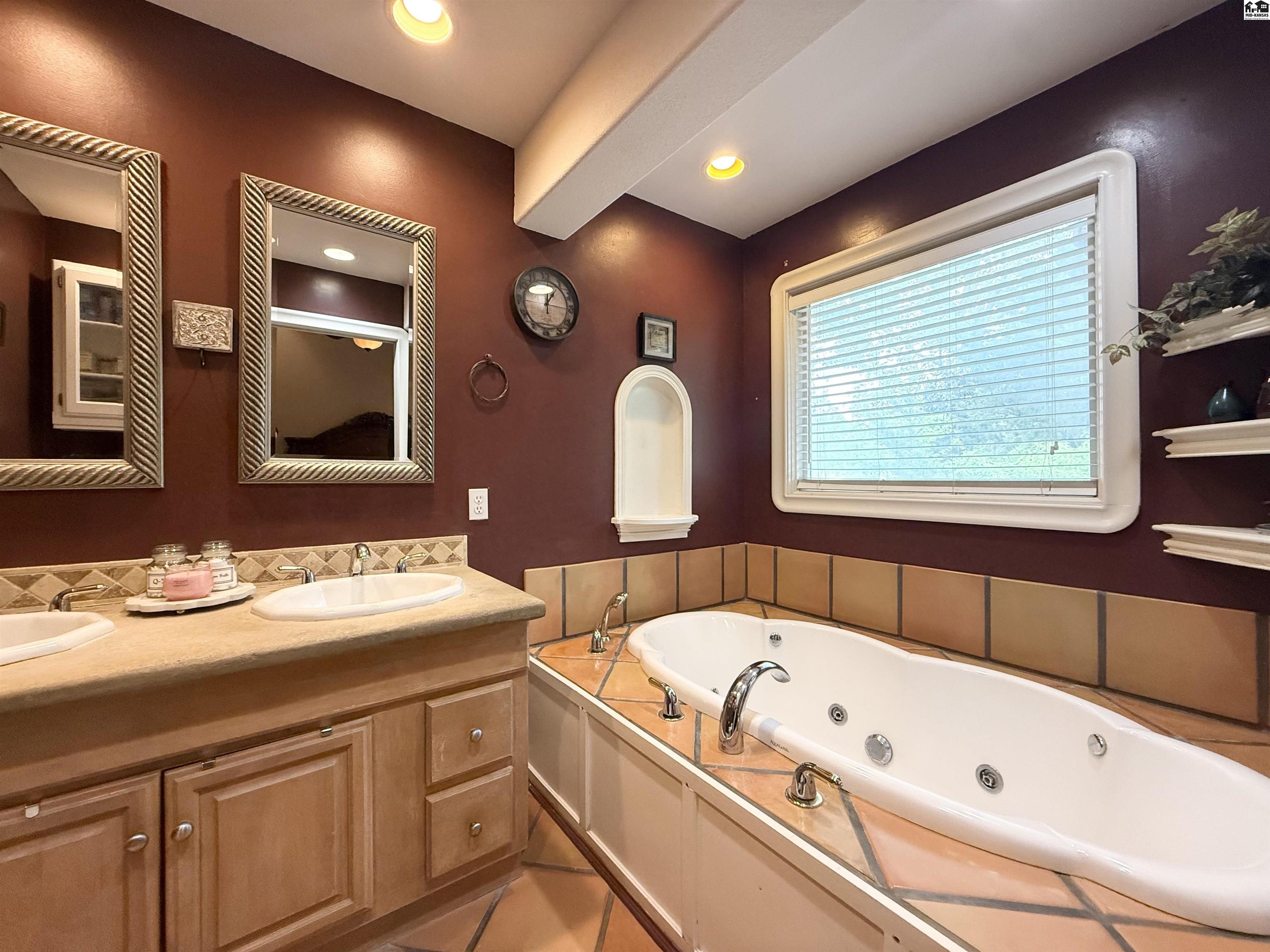 10171 Paganica Pass Hutchinson KS 67502