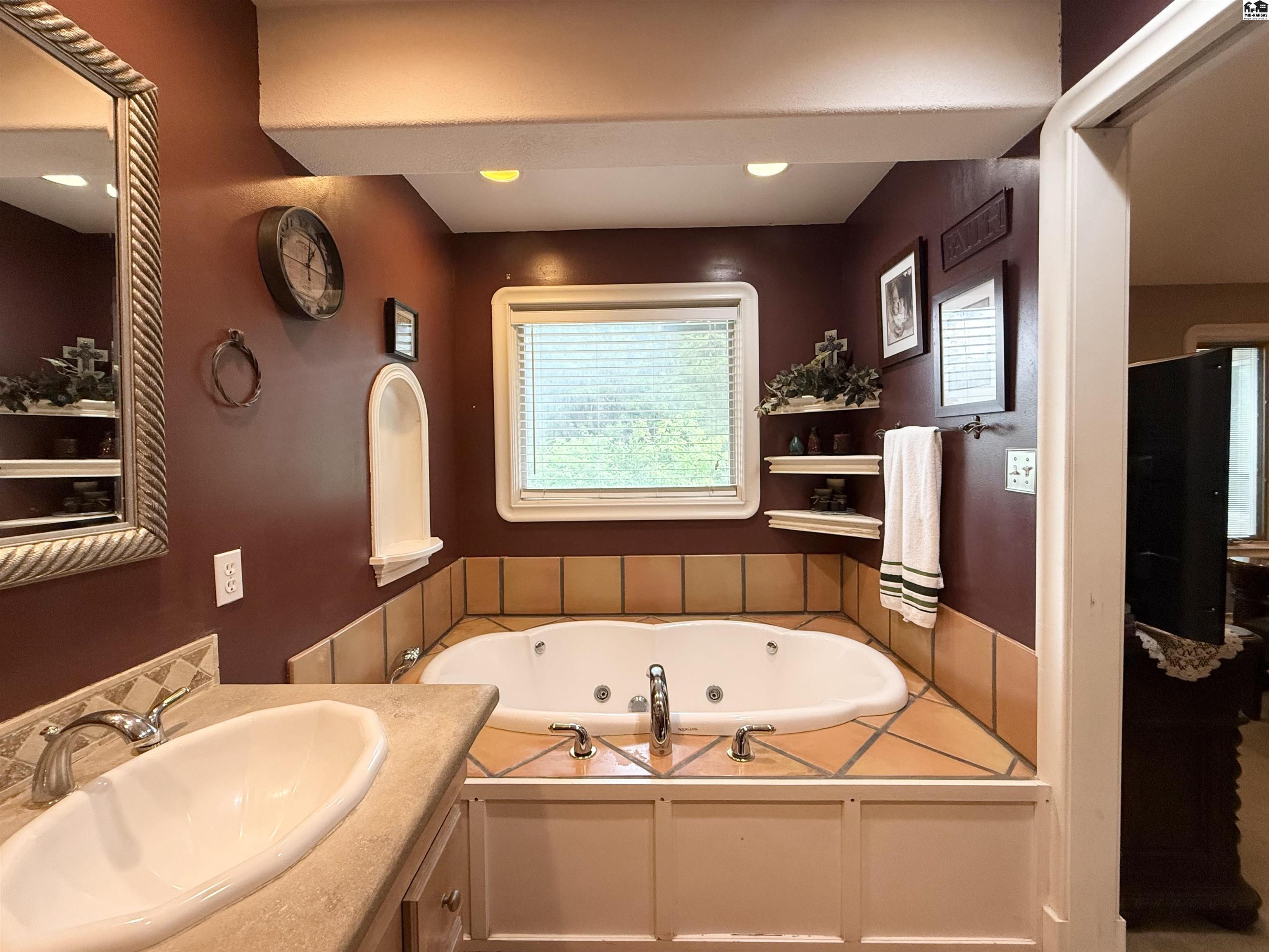 10171 Paganica Pass Hutchinson KS 67502