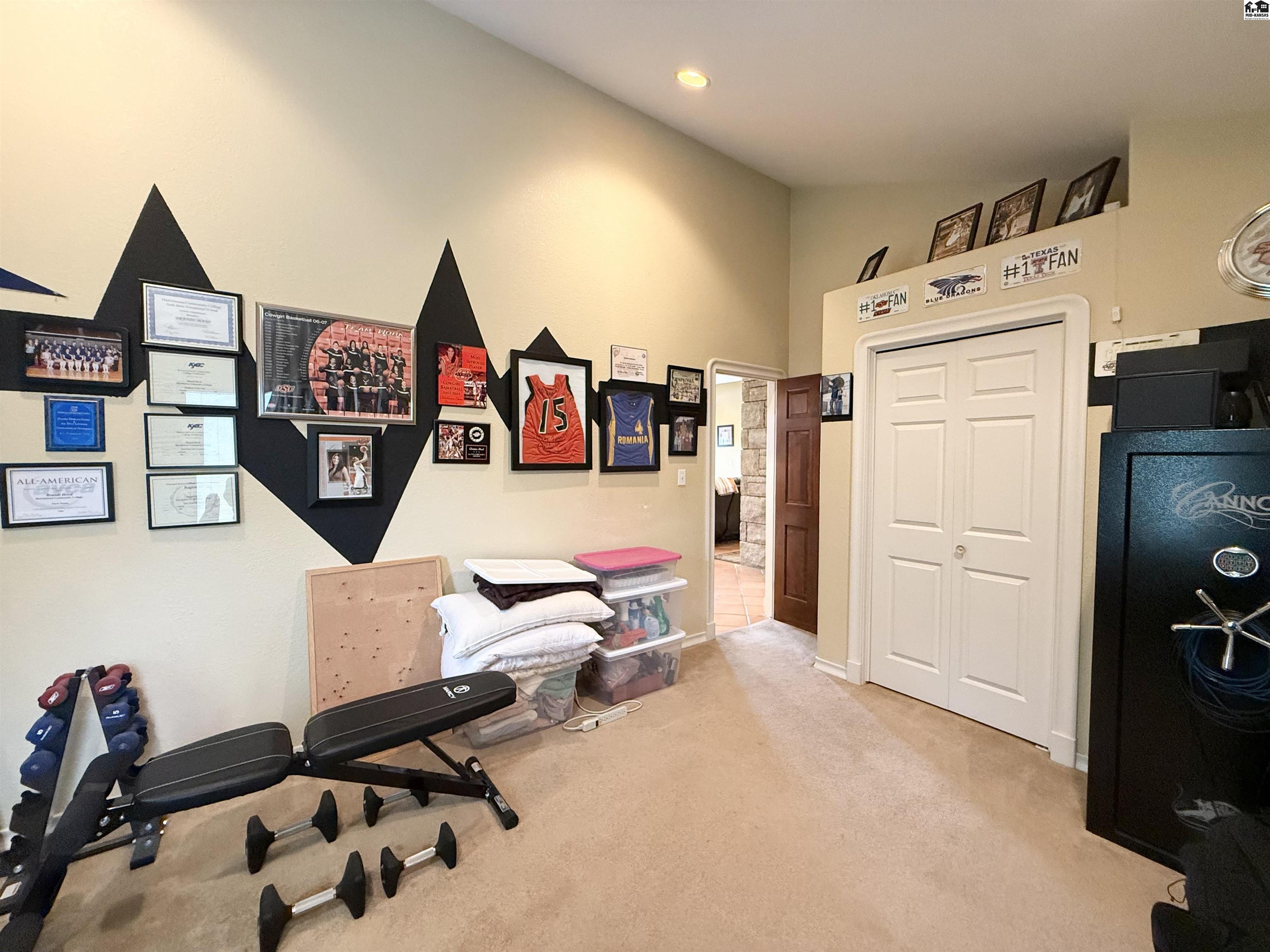 10171 Paganica Pass Hutchinson KS 67502