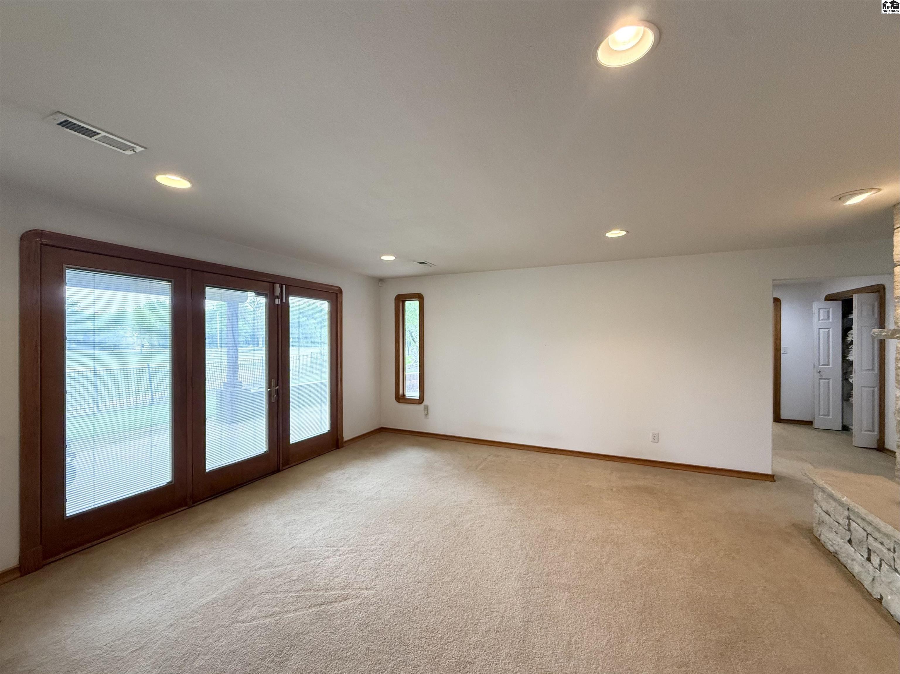 10171 Paganica Pass Hutchinson KS 67502