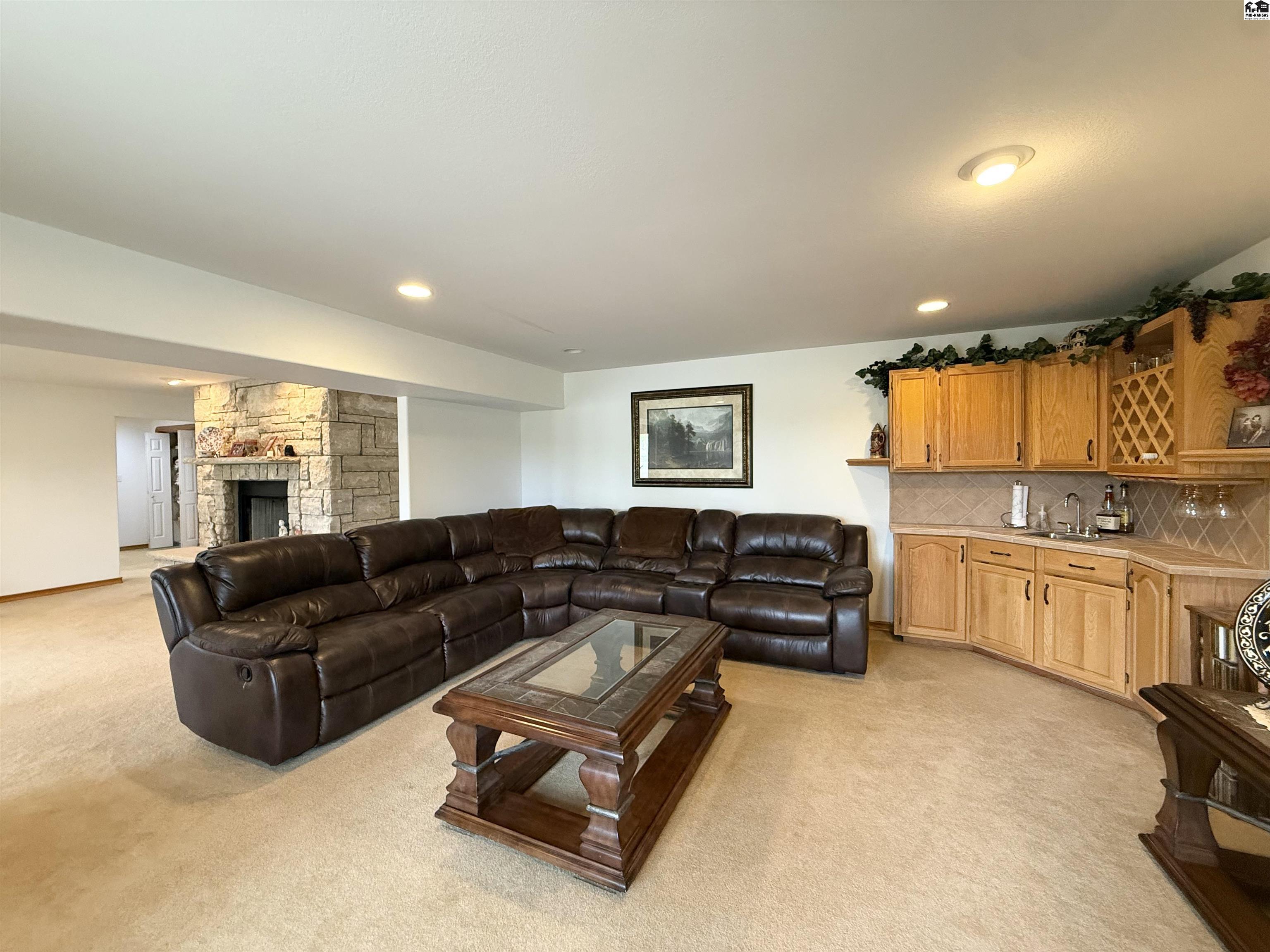 10171 Paganica Pass Hutchinson KS 67502