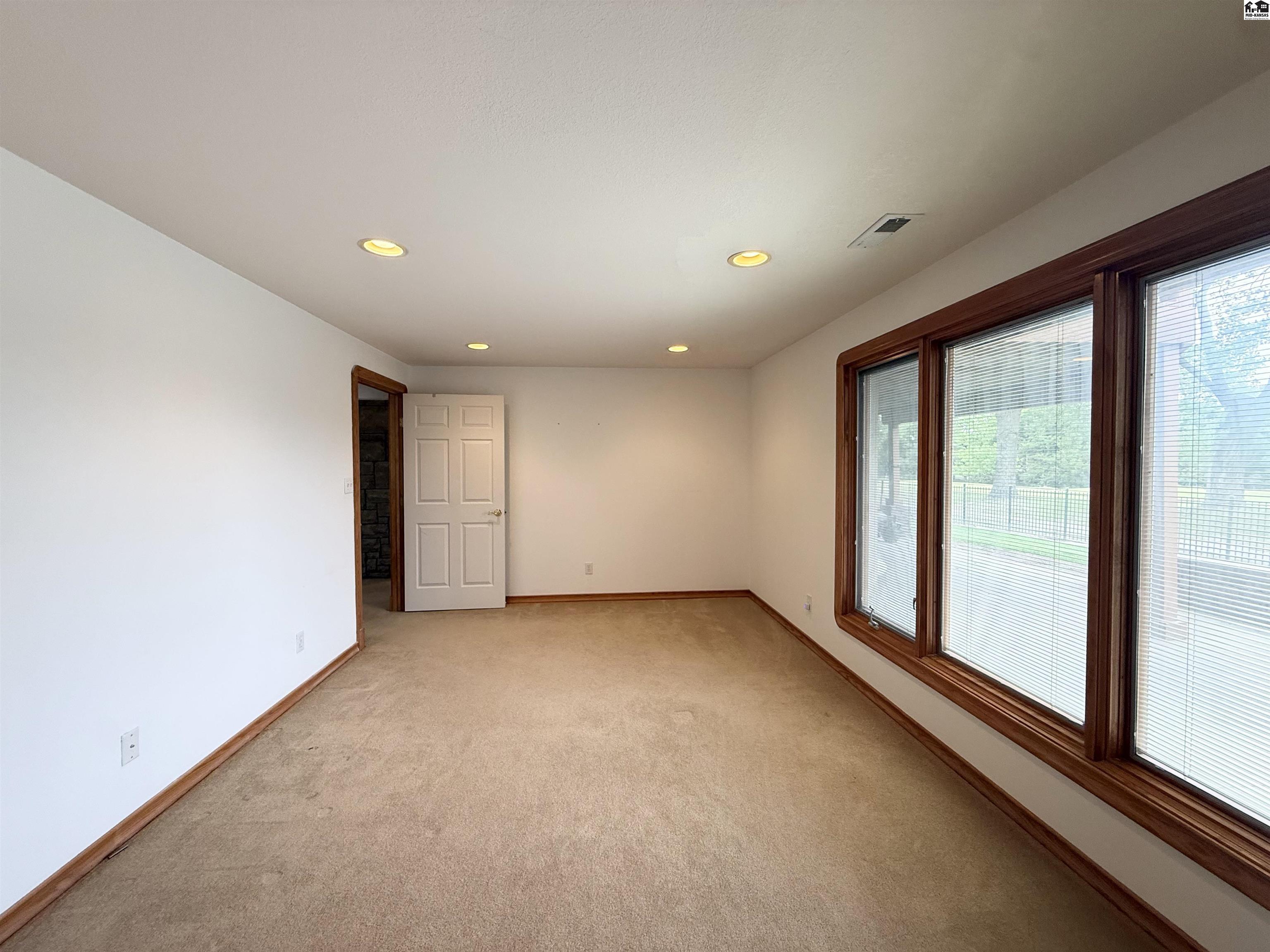 10171 Paganica Pass Hutchinson KS 67502