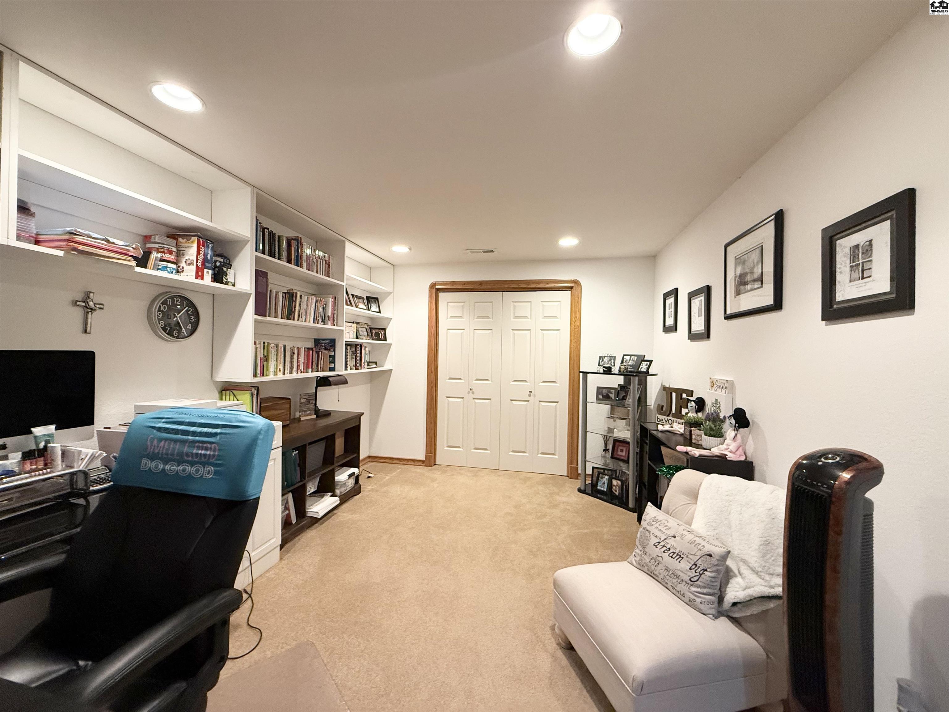 10171 Paganica Pass Hutchinson KS 67502