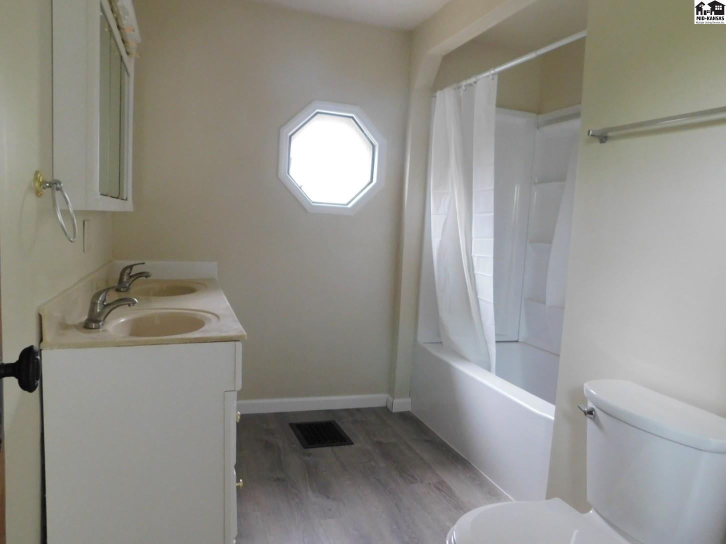 1225 E 11th Avenue Hutchinson KS 67501