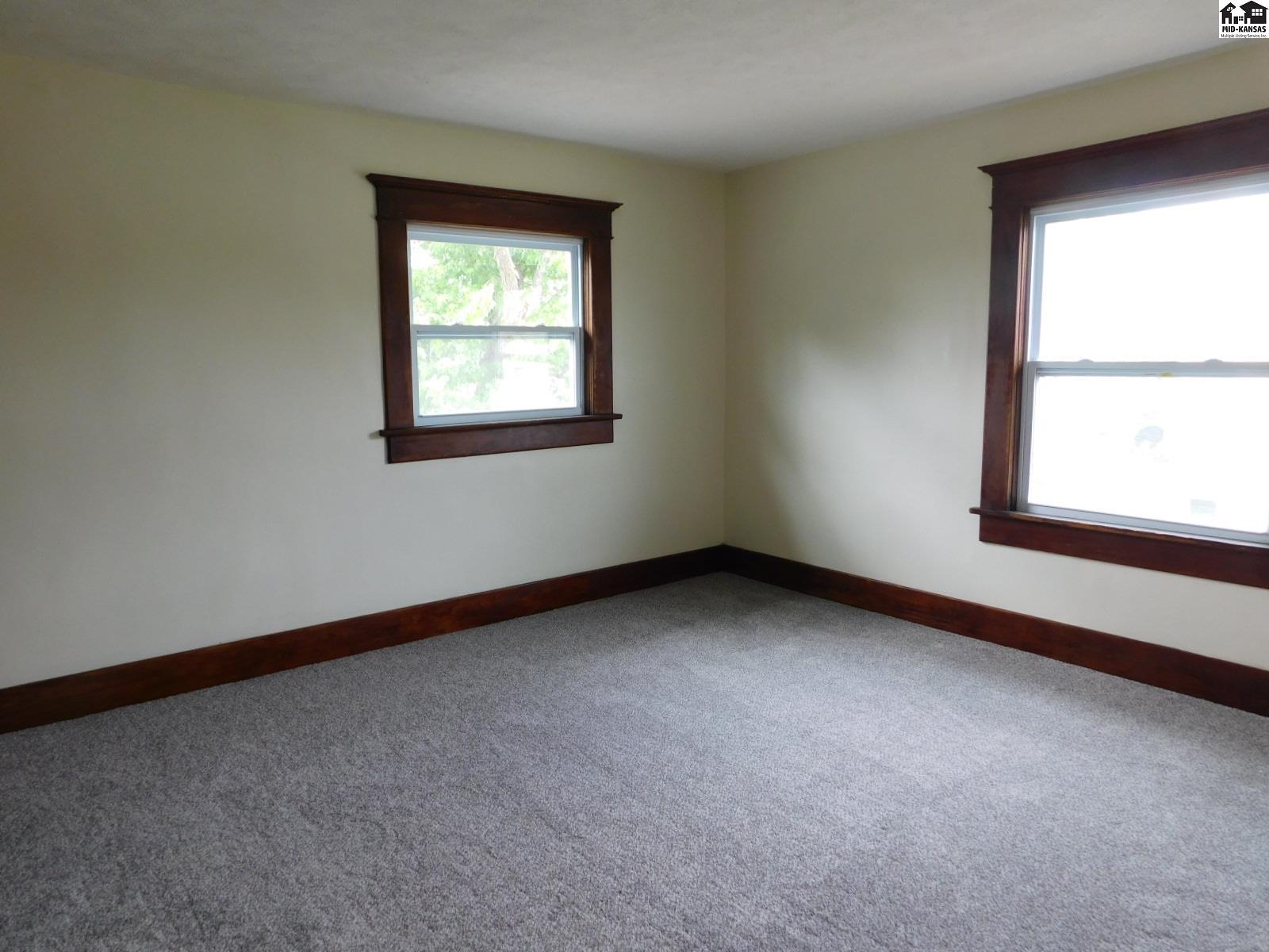 1225 E 11th Avenue Hutchinson KS 67501