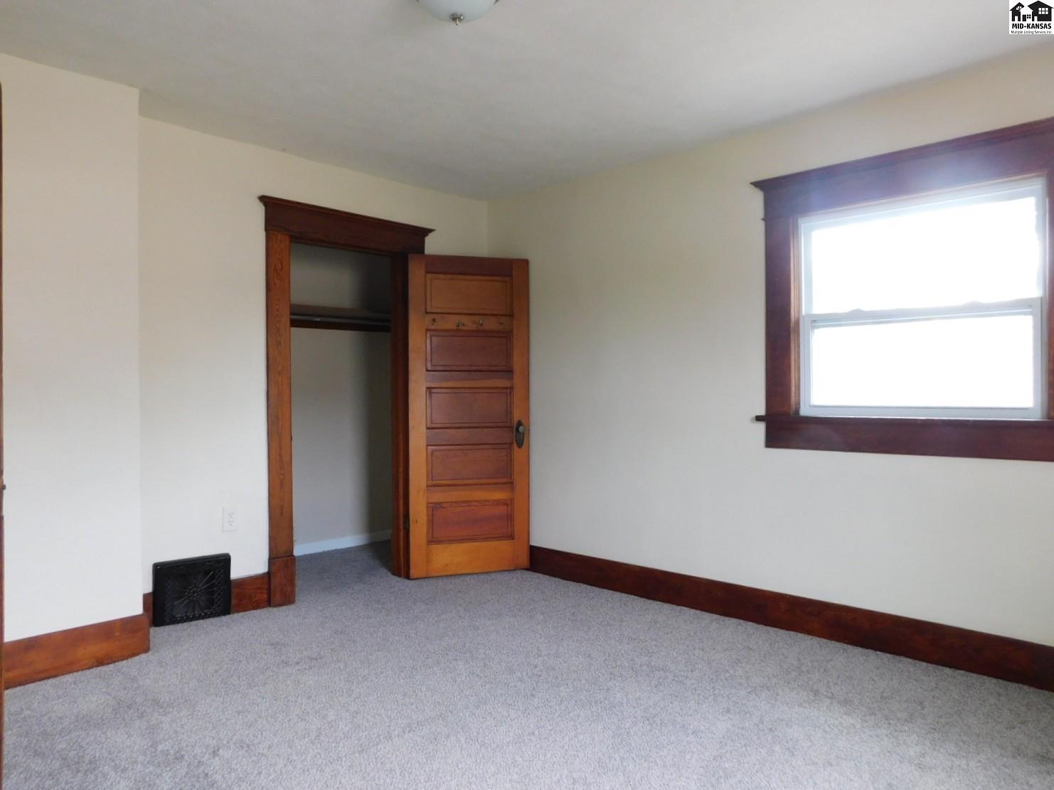 1225 E 11th Avenue Hutchinson KS 67501