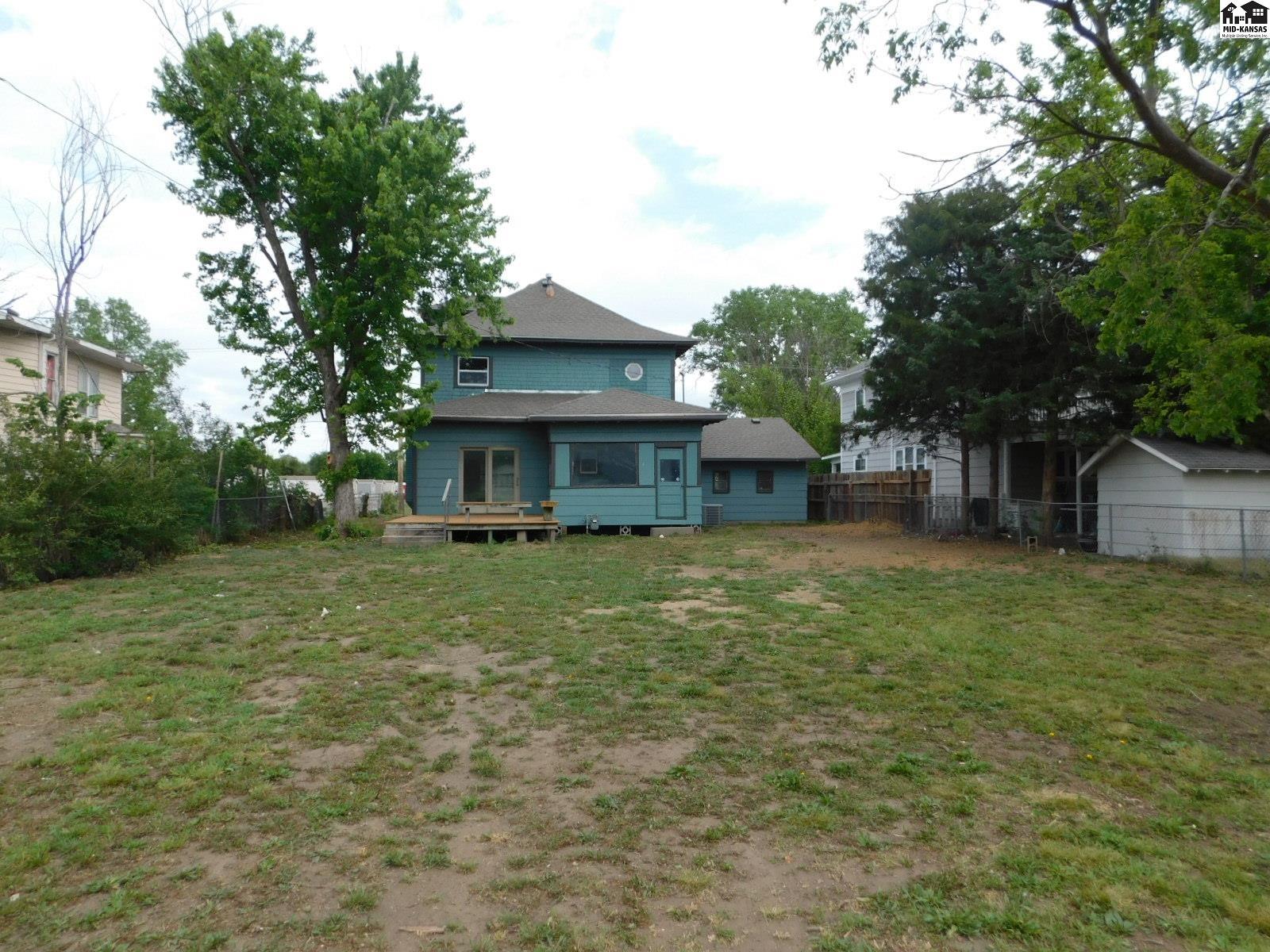 1225 E 11th Avenue Hutchinson KS 67501